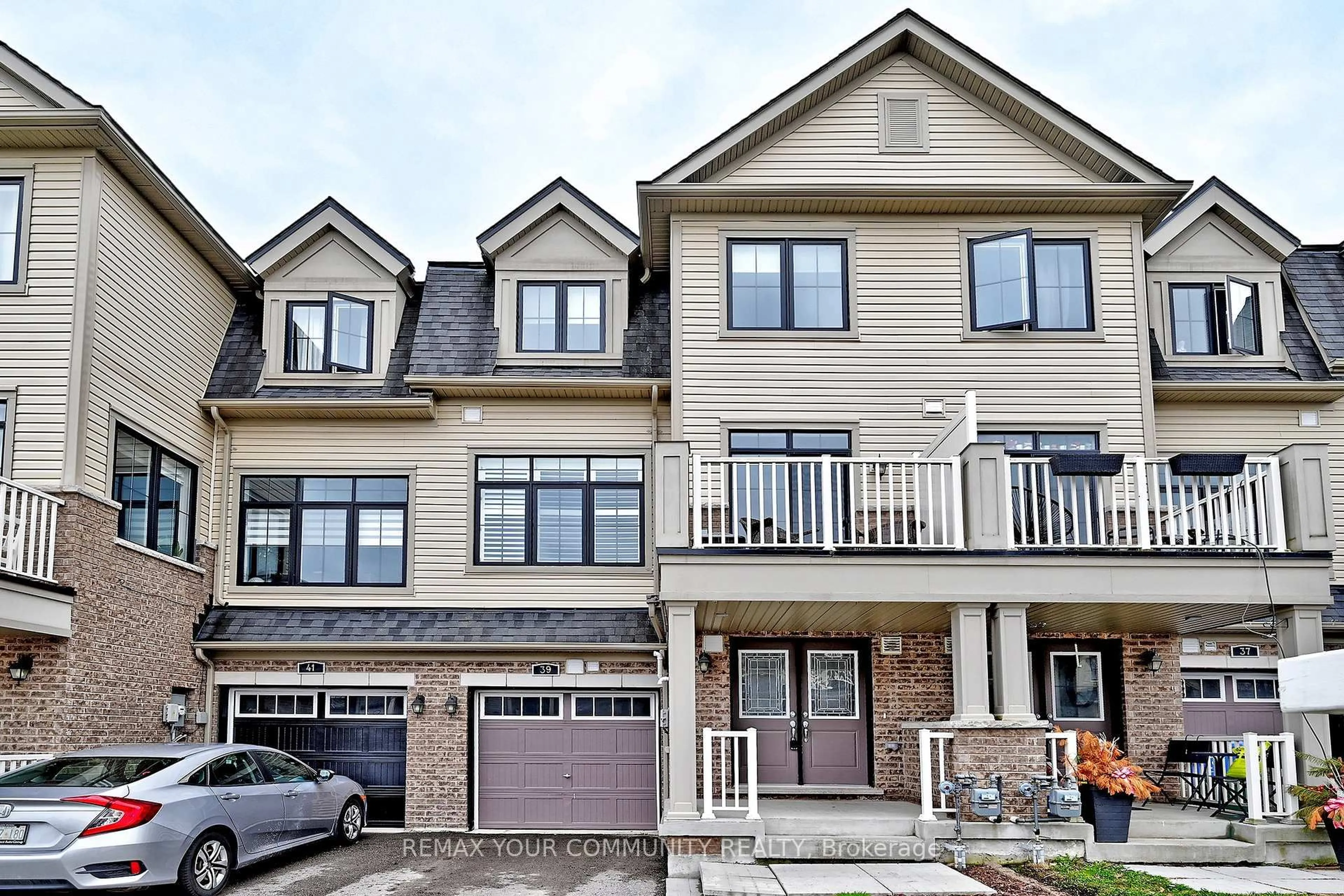 Unknown for 39 Blackpool Lane, East Gwillimbury Ontario L9N 0R7