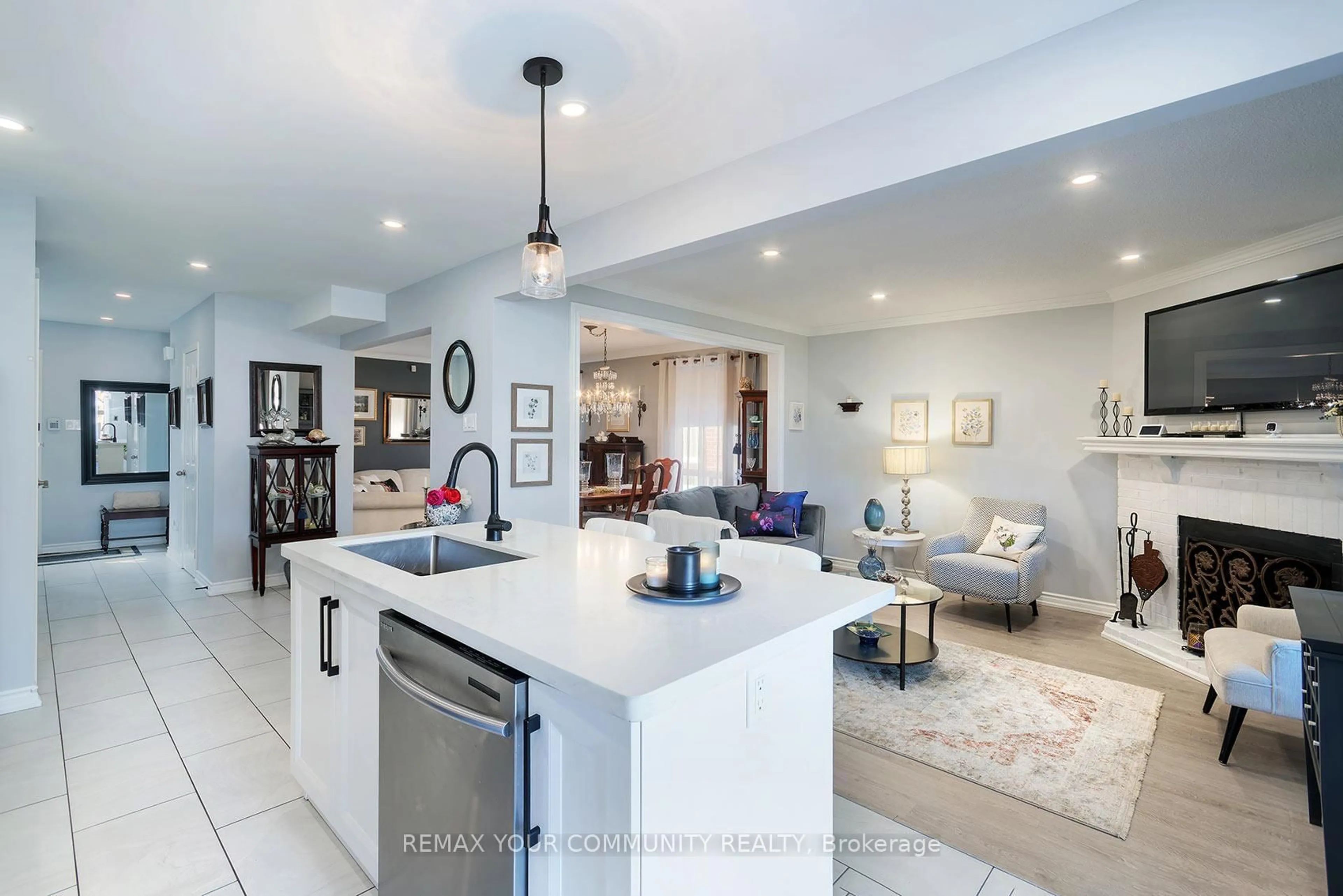 Open concept kitchen, ceramic/tile floor for 52 Hornchurch Cres, Markham Ontario L3R 7C6