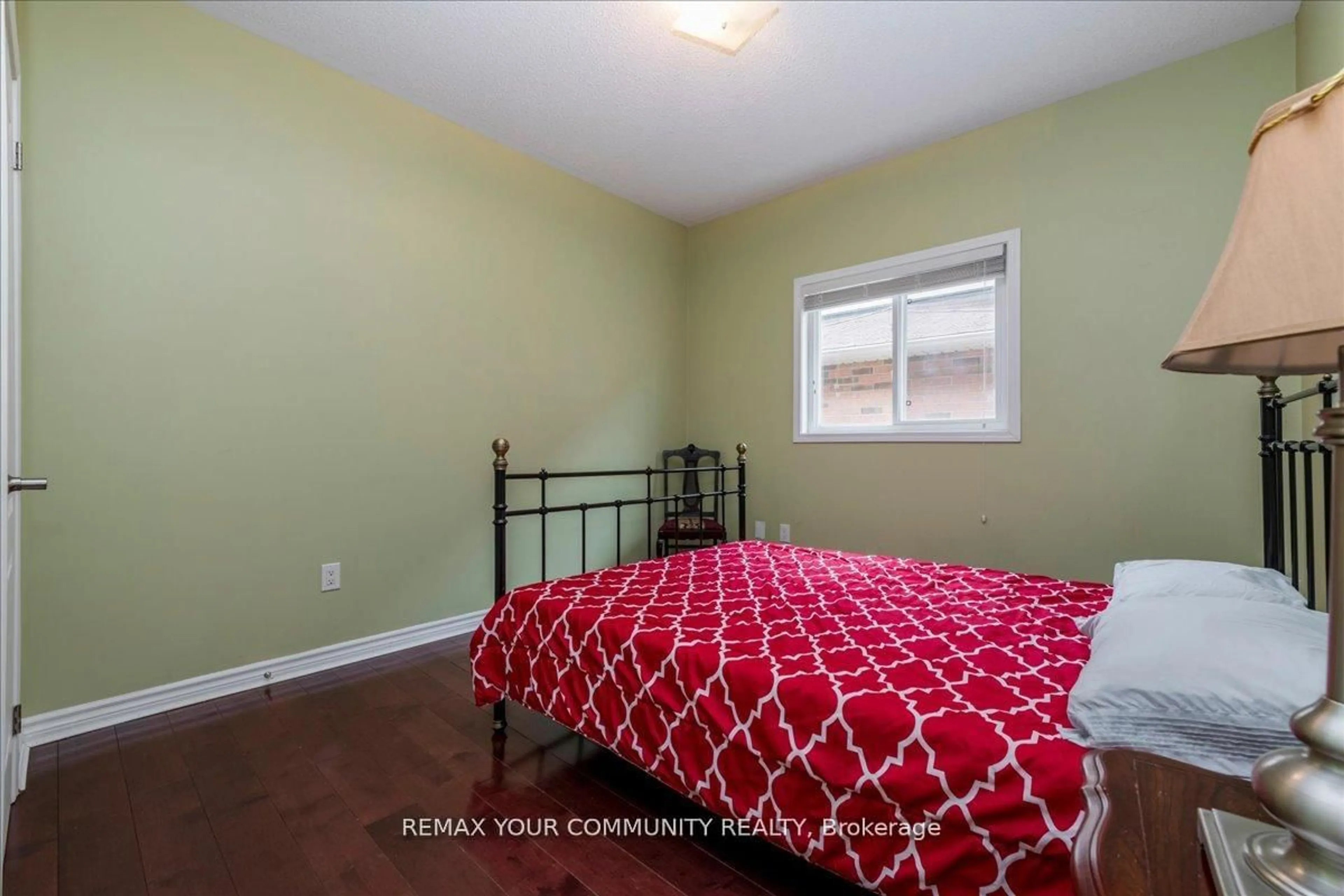 Bedroom with bed, unknown for 760 Freemont Crt, Innisfil Ontario L9S 0K4