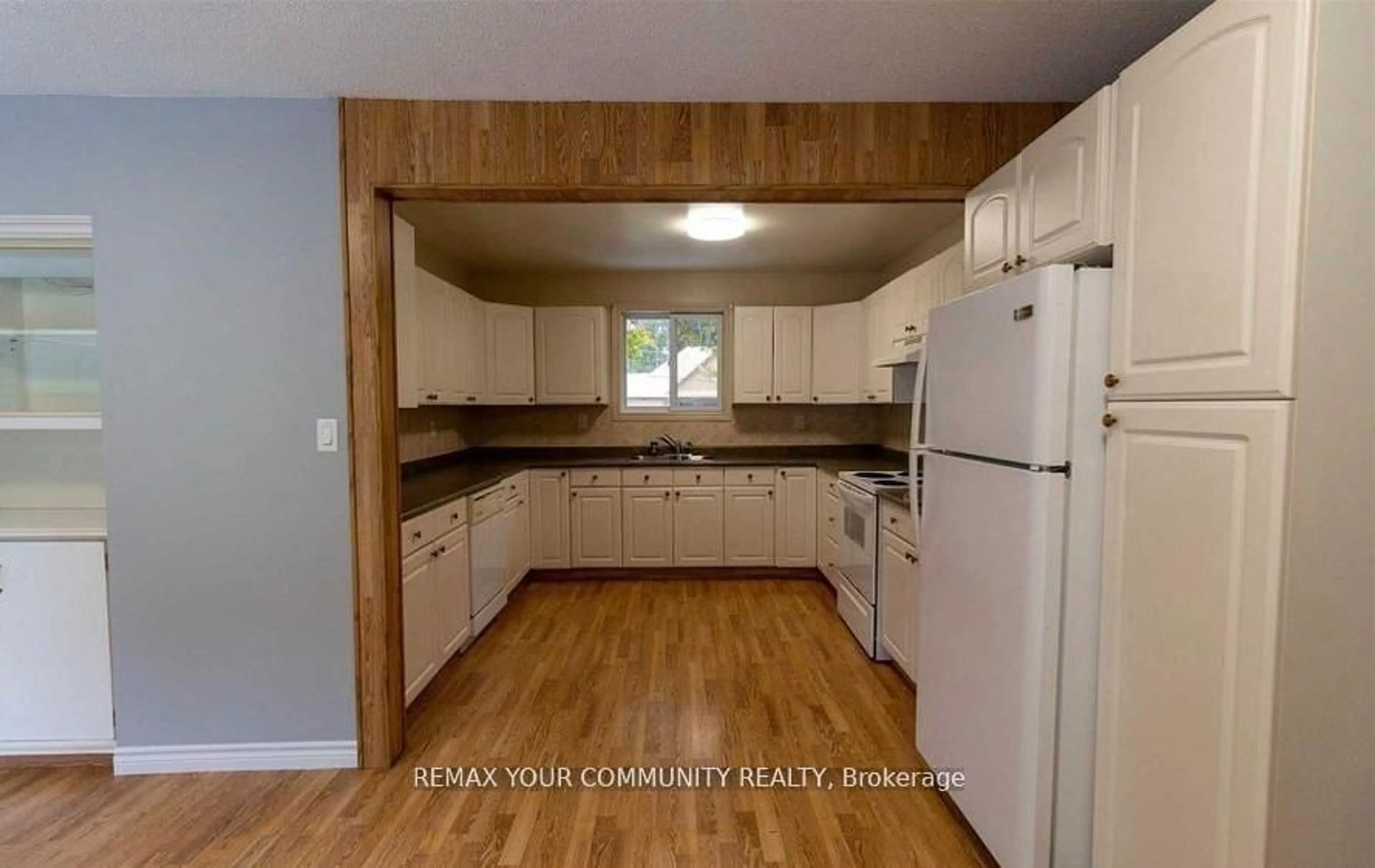 Standard kitchen, unknown for 781 Edward St, Innisfil Ontario L9S 2S2