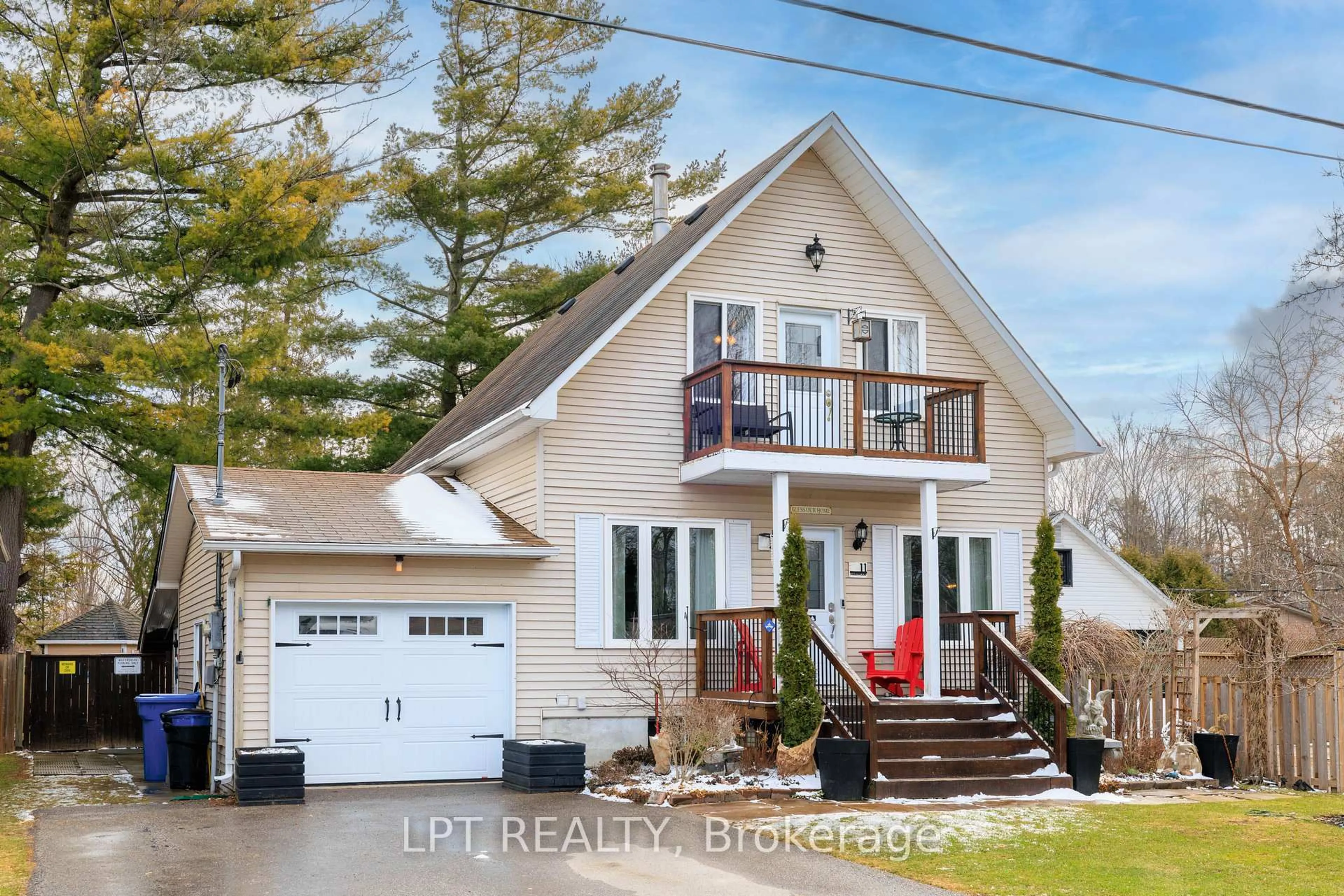 Home with vinyl exterior material, street for 11 Hardwood Dr, Georgina Ontario L0E 1L0