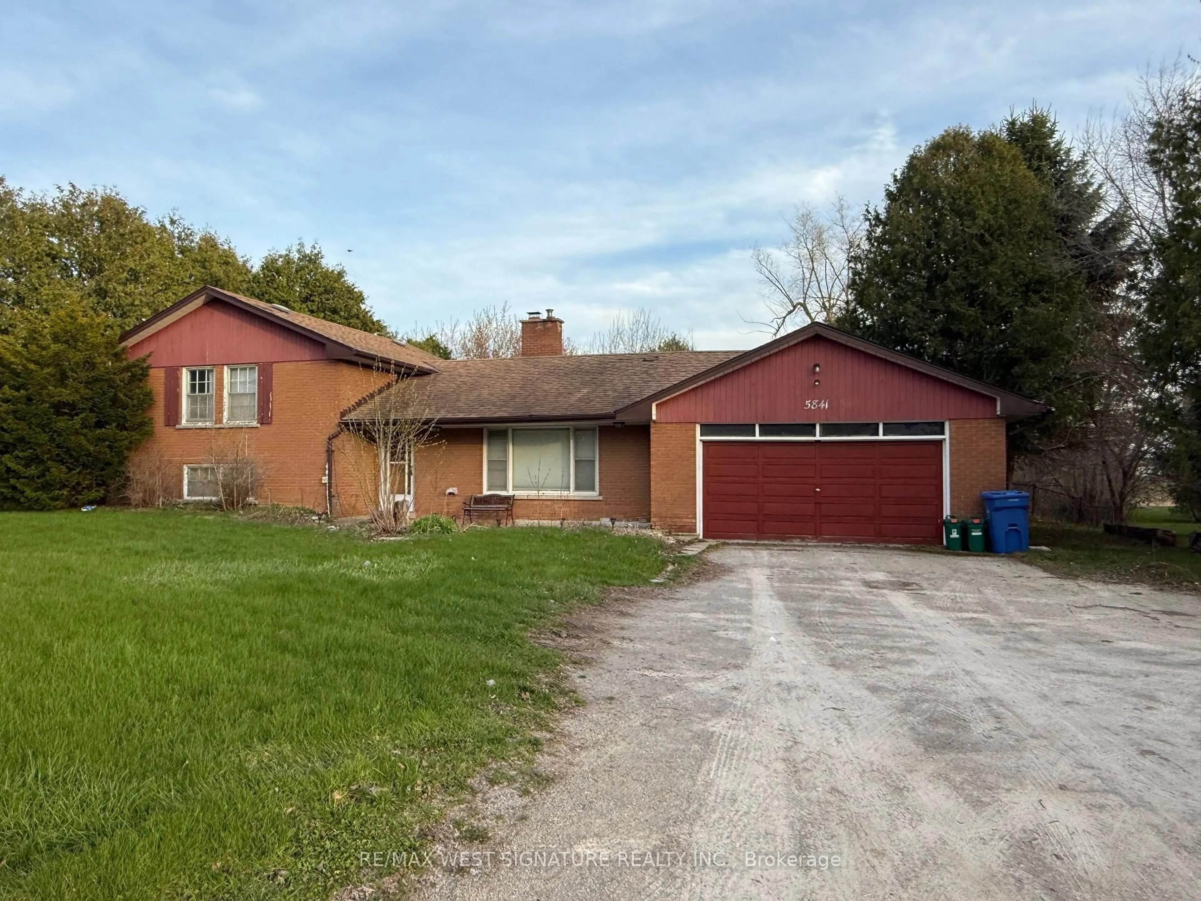 Home with brick exterior material, street for 5841 King Rd, King Ontario L0G 1N0