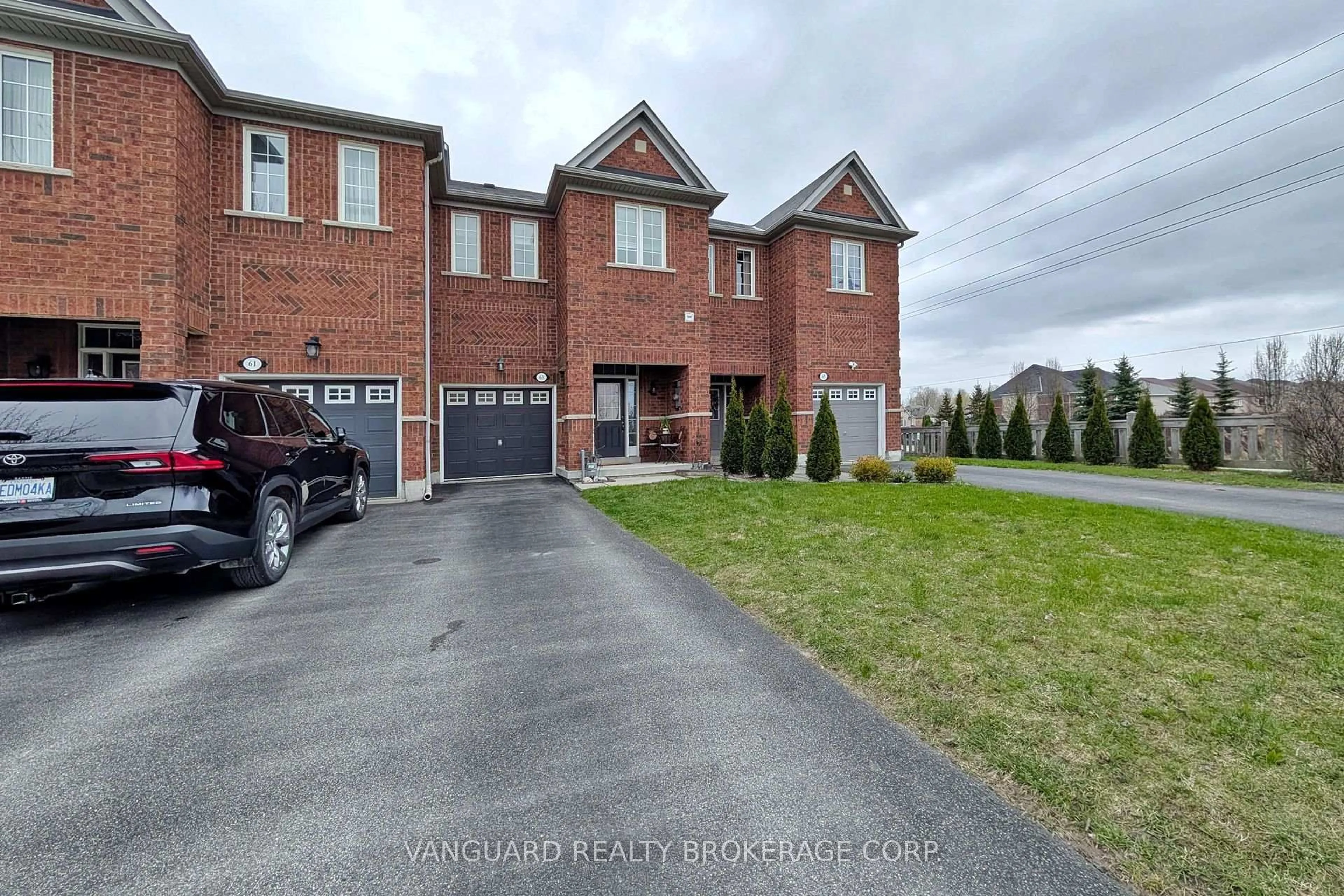 Home with brick exterior material, street for 63 McCann Cres, Bradford West Gwillimbury Ontario L3Z 0G6