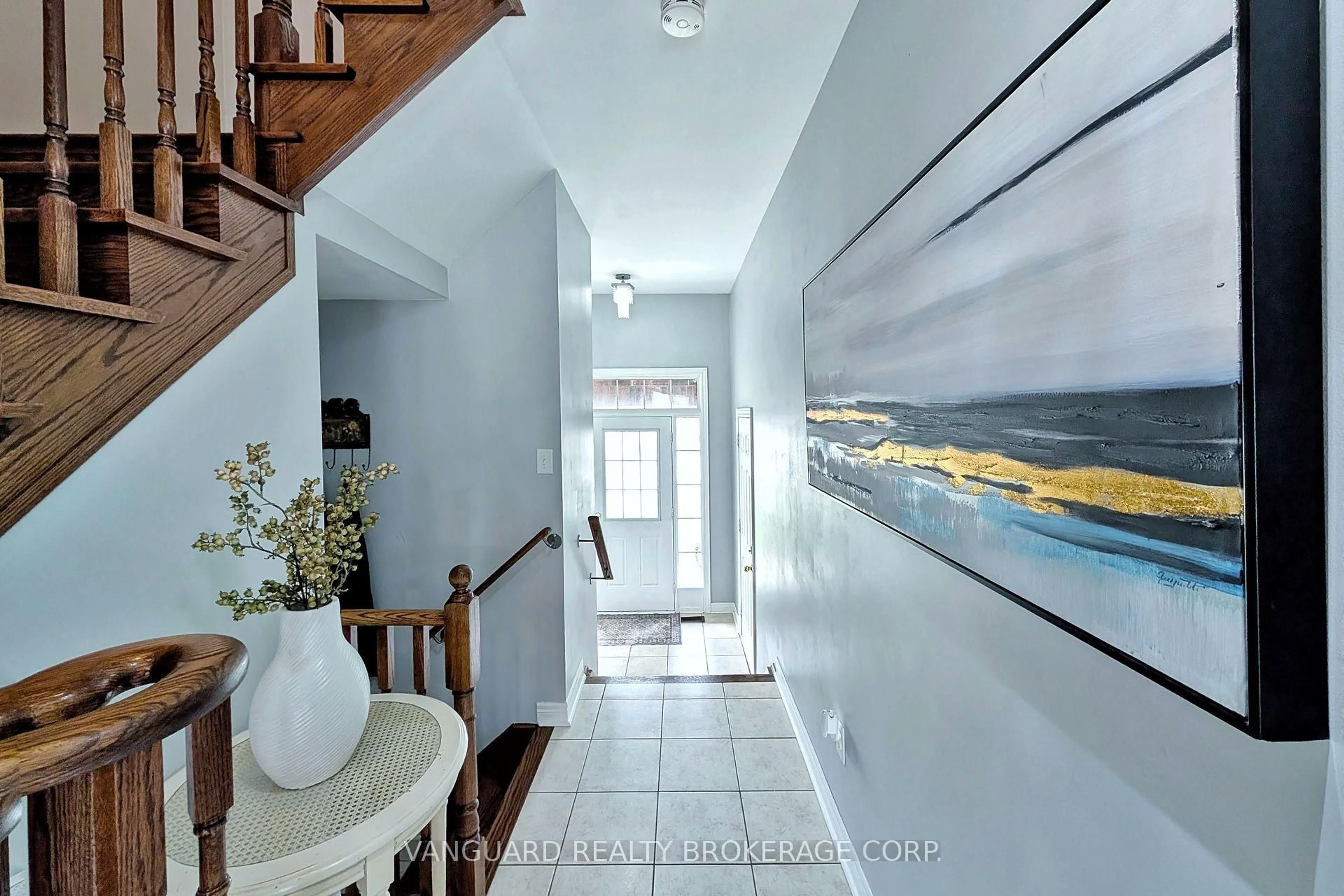 Indoor entryway for 63 McCann Cres, Bradford West Gwillimbury Ontario L3Z 0G6