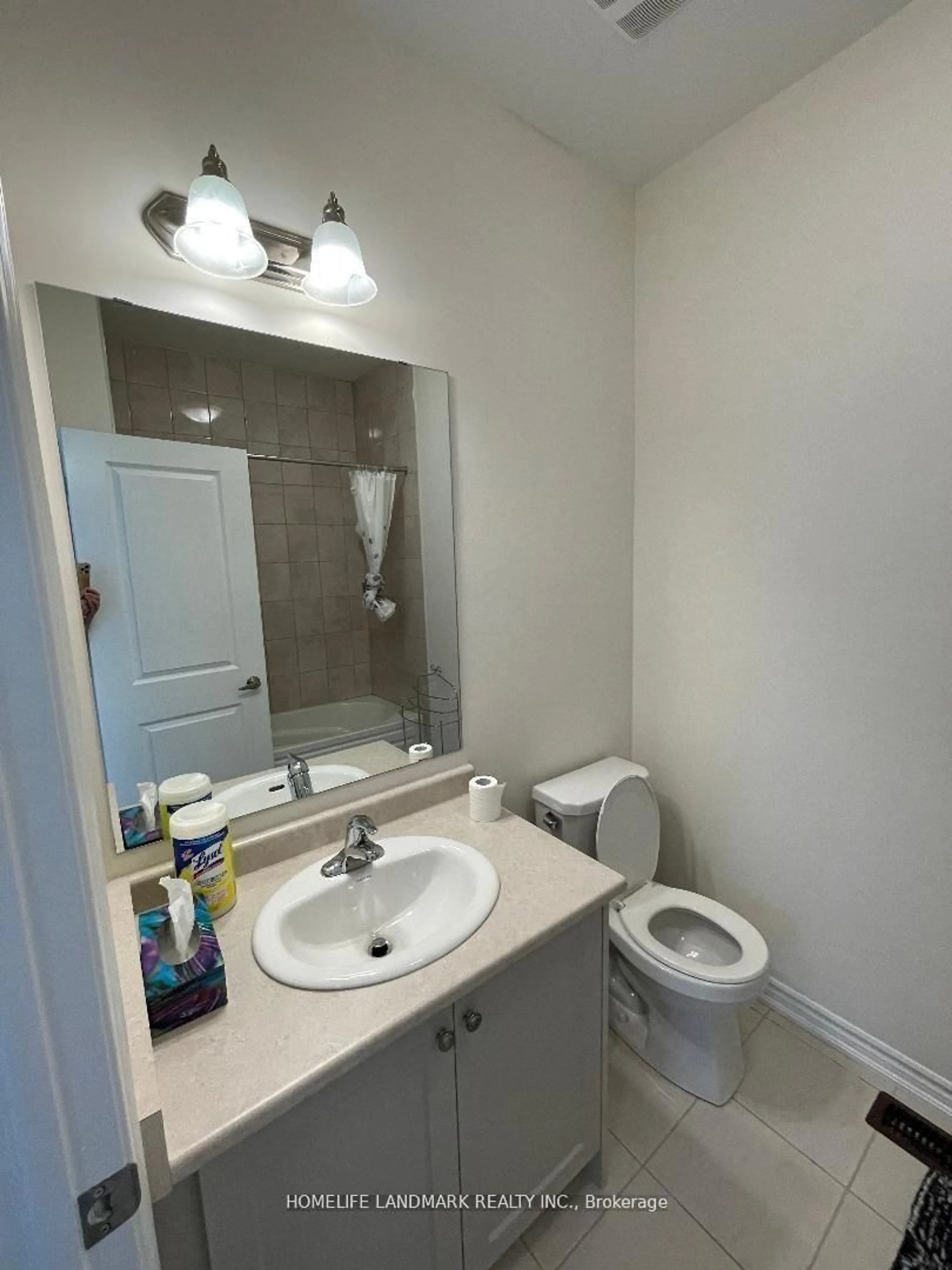 Standard bathroom, unknown for 22 Lord Melborne St, Markham Ontario L6C 0Z5