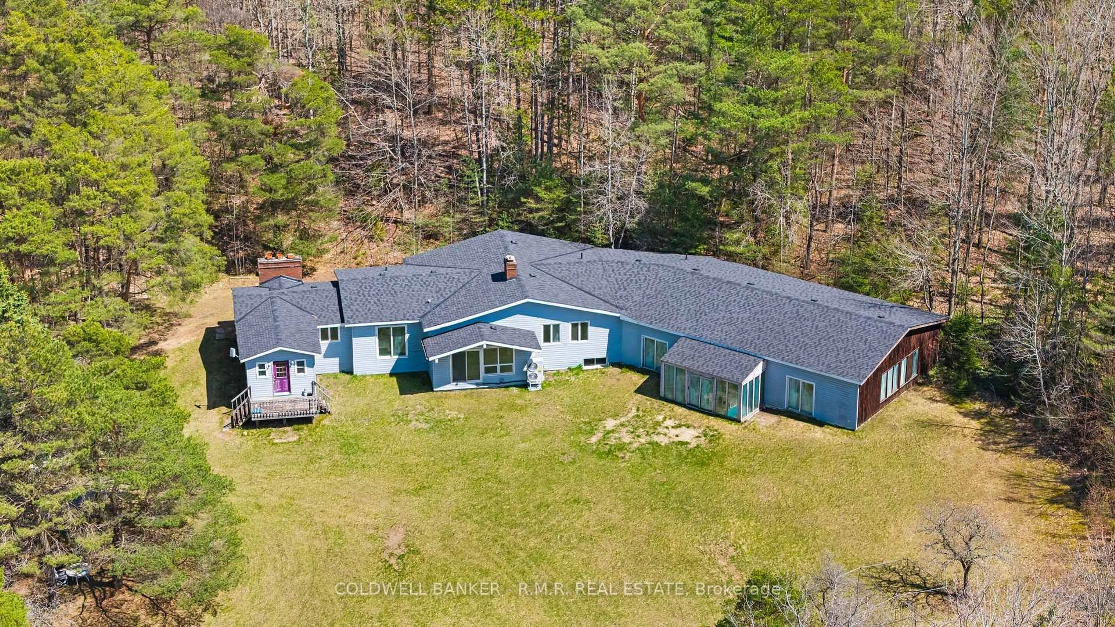 A pic from outside/outdoor area/front of a property/back of a property/a pic from drone, building for 6200 Concession 4 Rd, Uxbridge Ontario L0C 1A0