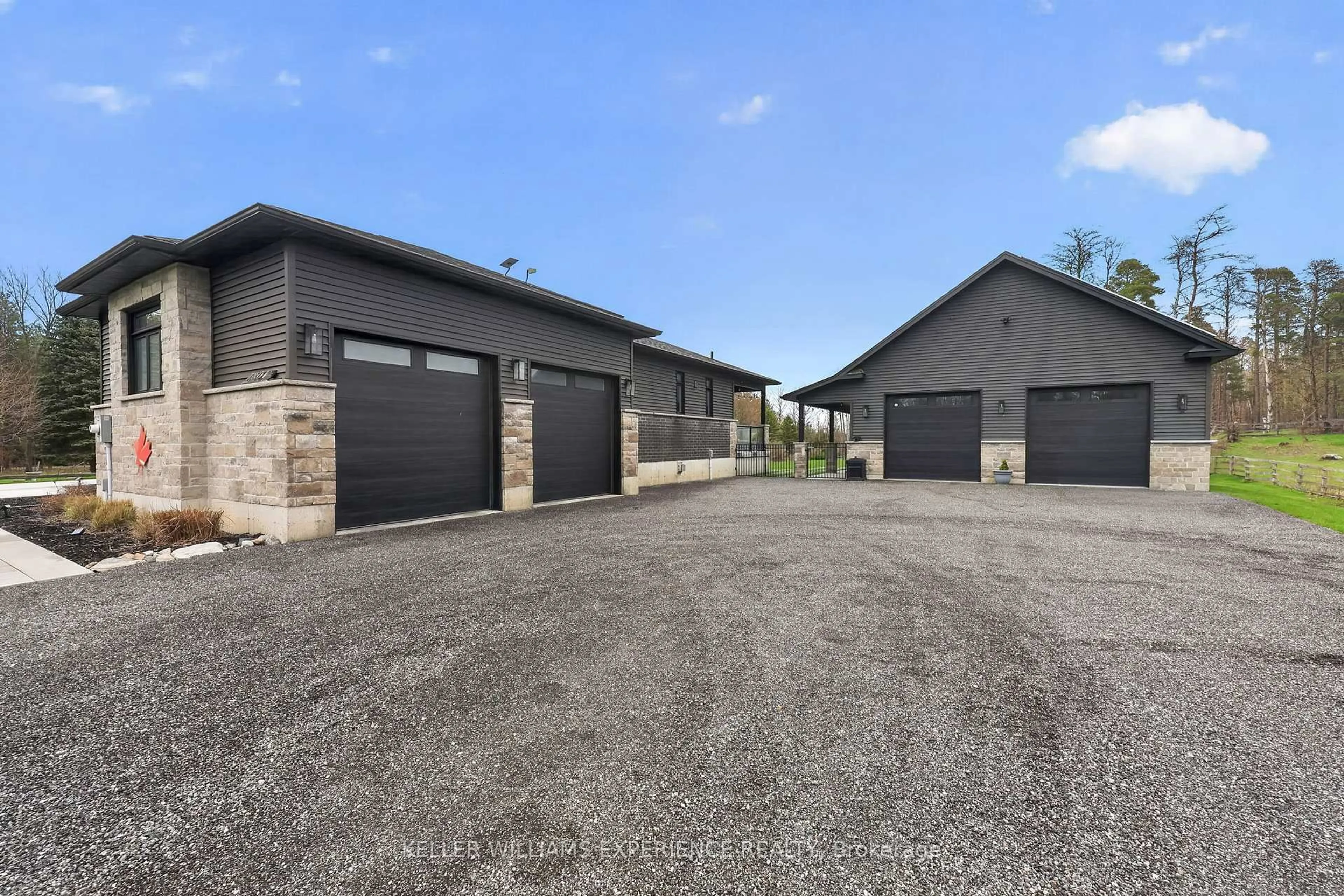 Indoor garage for 7801 5th Line, Essa Ontario L3W 0S7