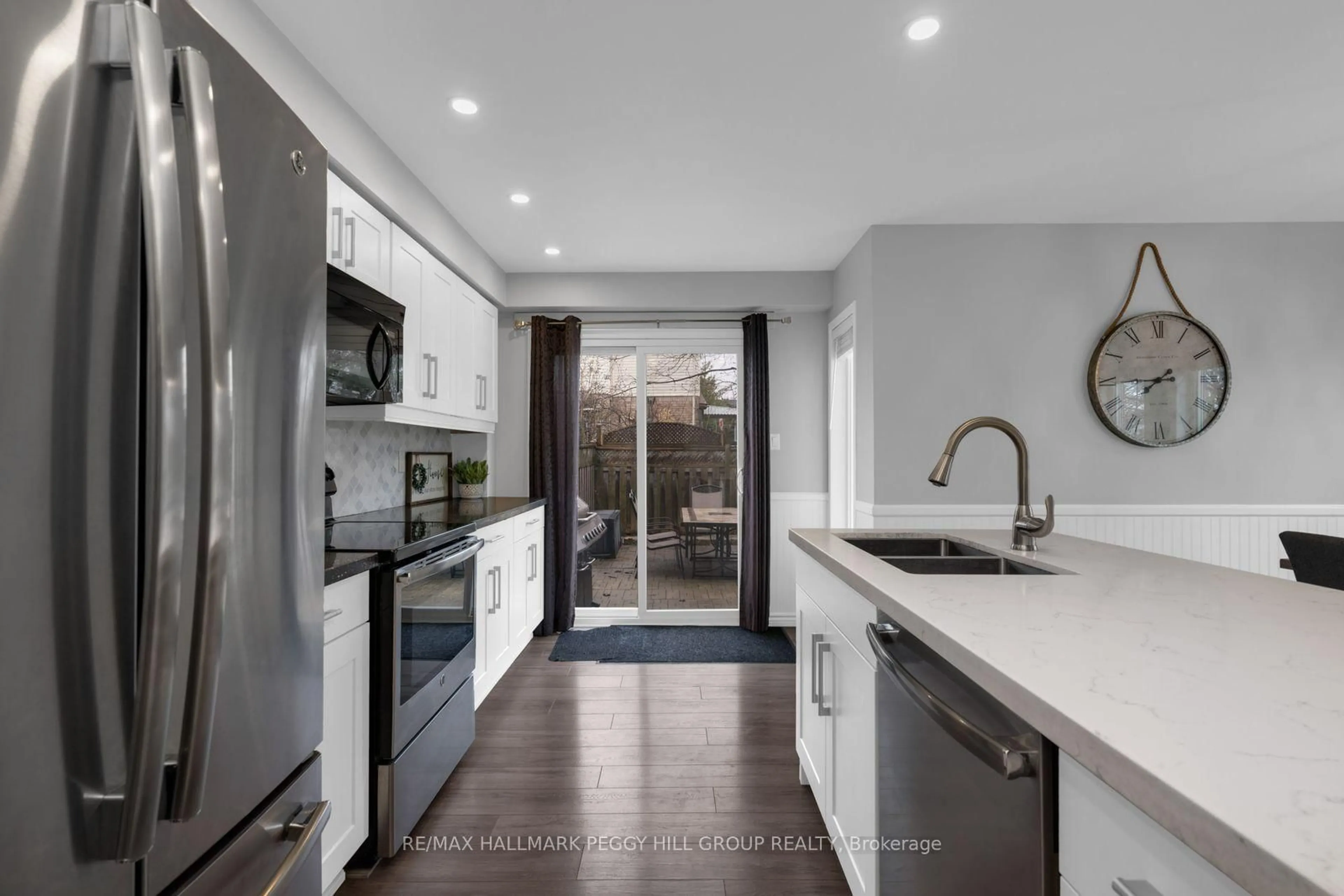 Contemporary kitchen, ceramic/tile floor for 1237 Hill St, Innisfil Ontario L9S 1X7