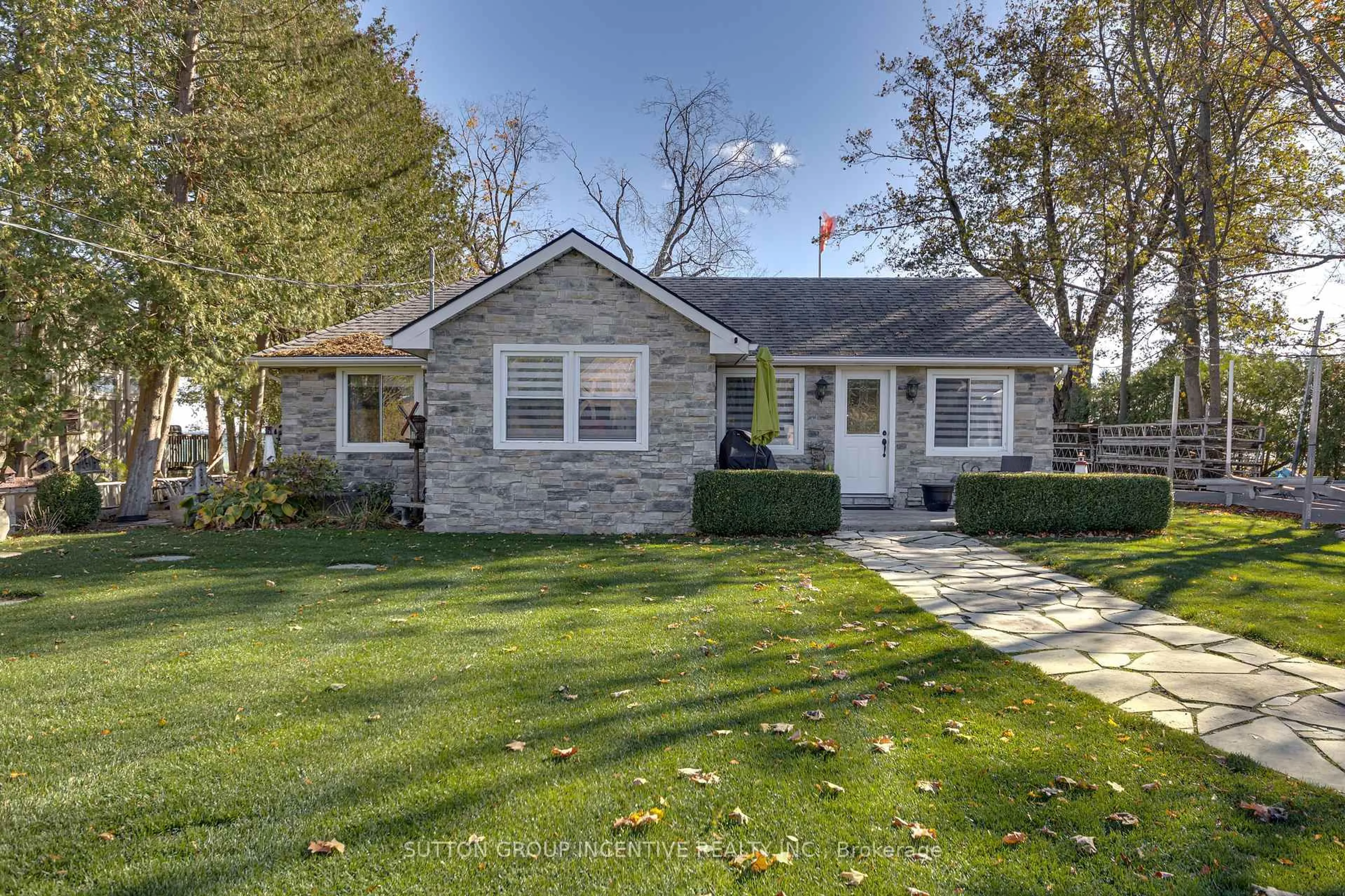 Home with brick exterior material, street for 131 Minnetonka Rd, Innisfil Ontario L9S 2V8