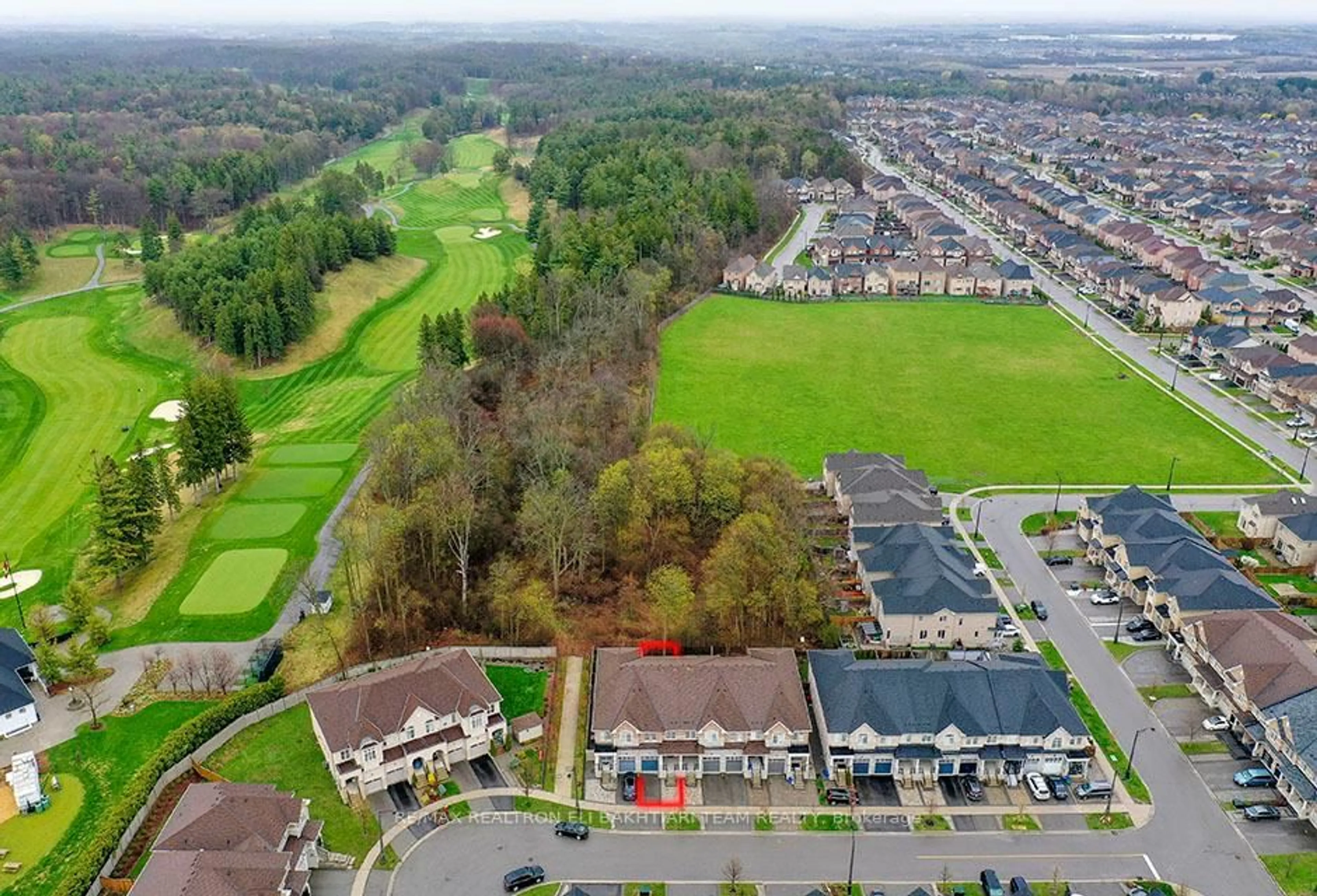 A pic from outside/outdoor area/front of a property/back of a property/a pic from drone, mountain view for 96 Port Arthur Cres, Richmond Hill Ontario L4E 0Z9