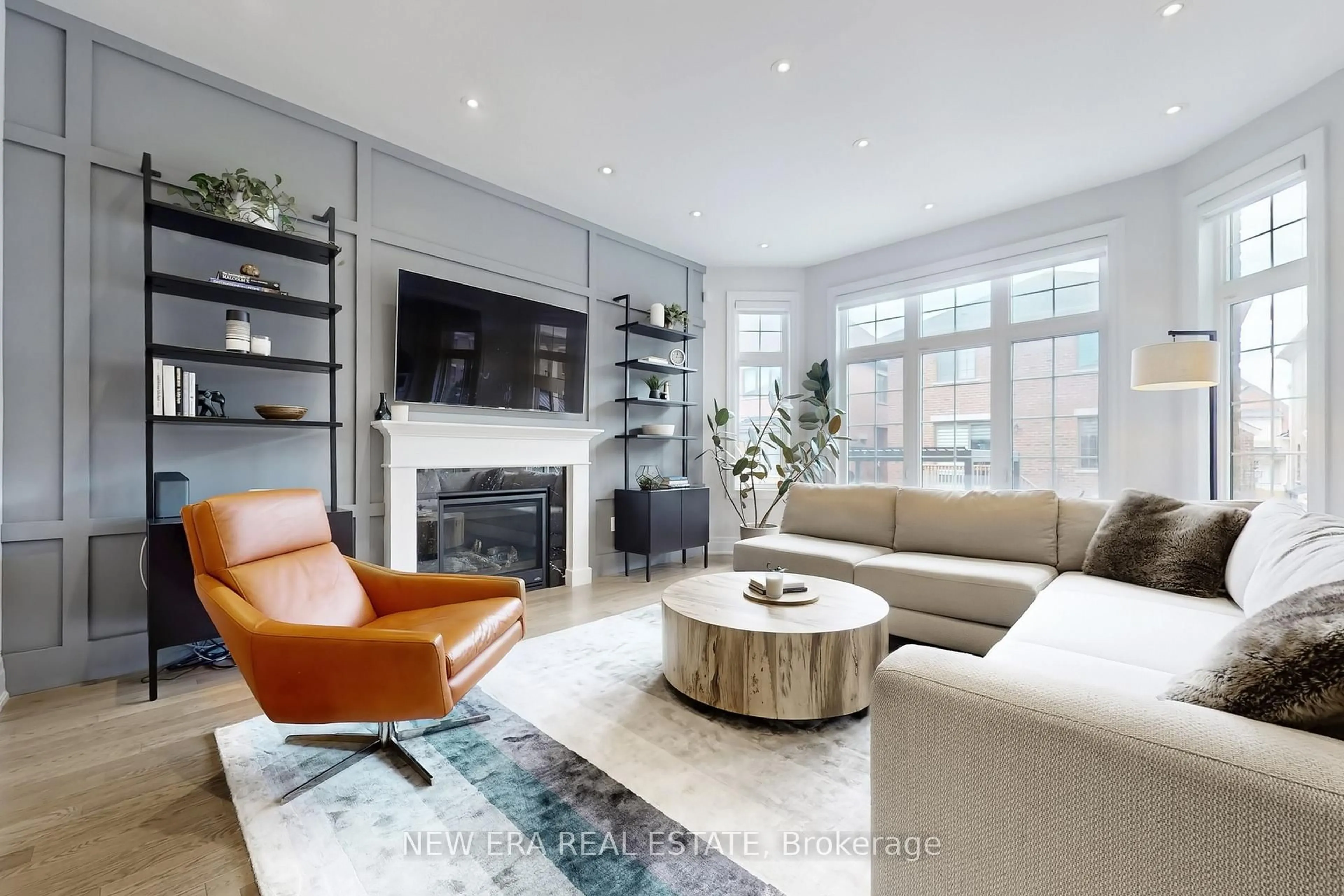 Living room with furniture, unknown for 19 Hugh Mccutcheon Way, Vaughan Ontario L4H 4S8