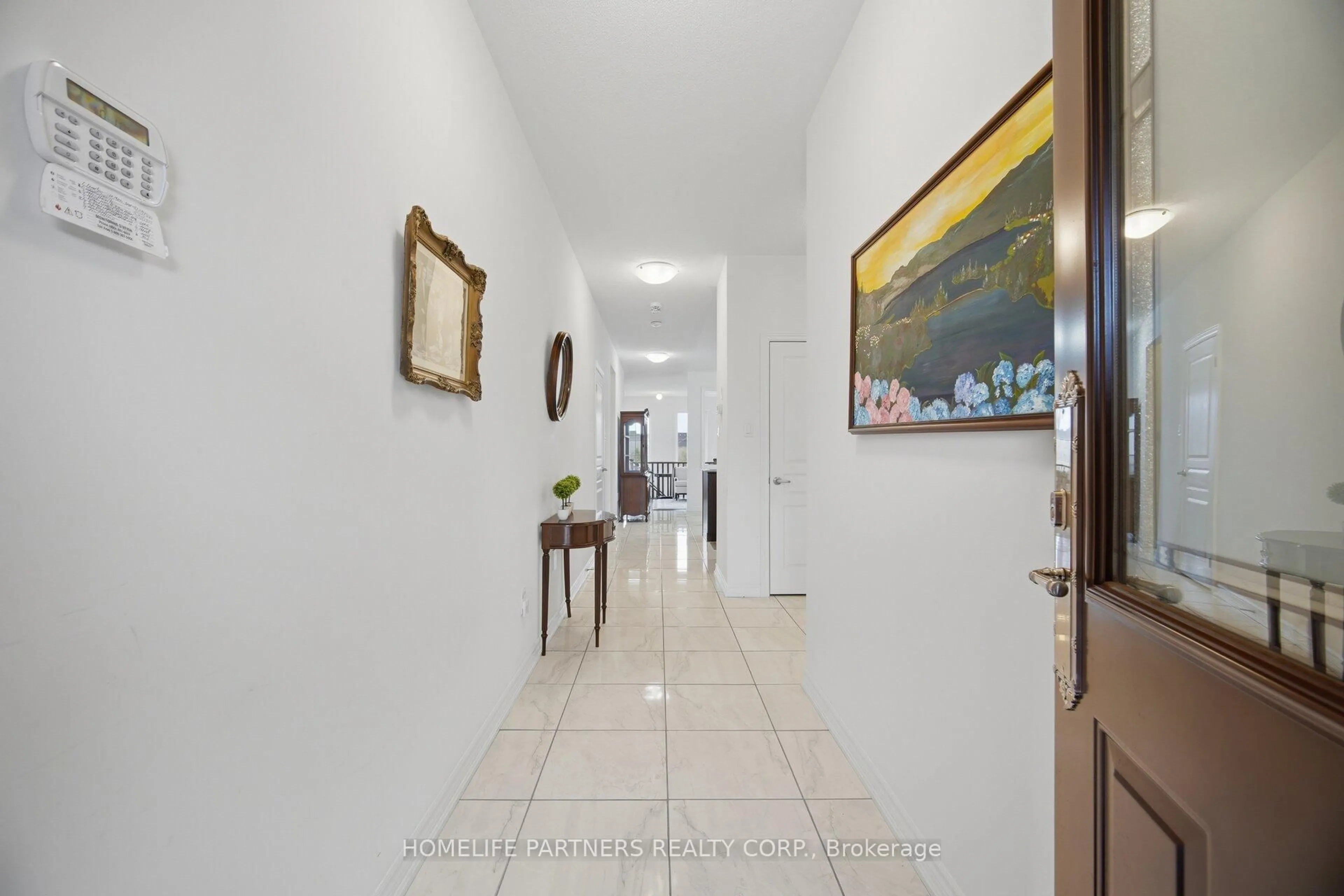 Indoor foyer for 128 Mcgahey St, New Tecumseth Ontario L0G 1W0