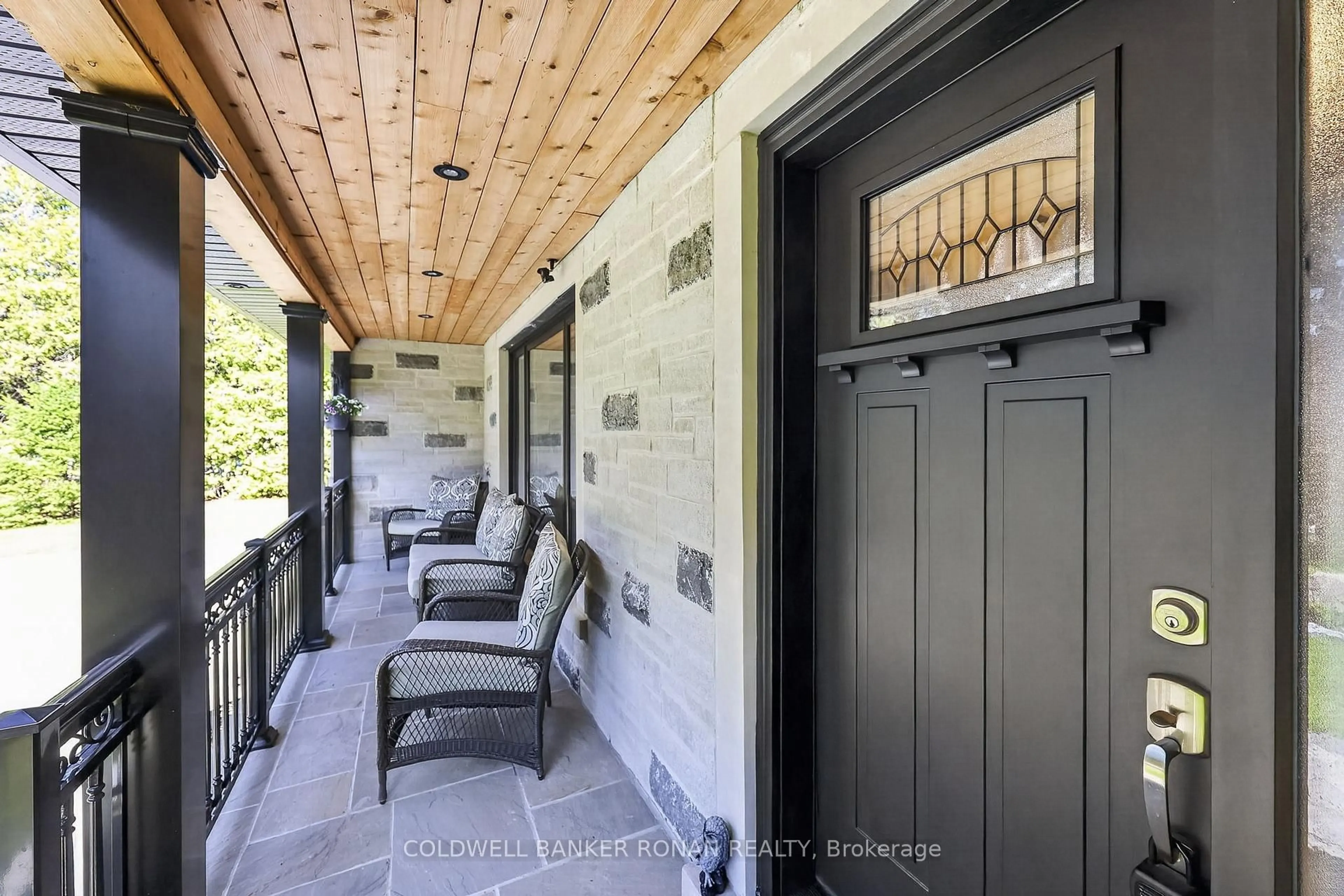 Indoor entryway for 6749 2nd Line, New Tecumseth Ontario L0G 1W0