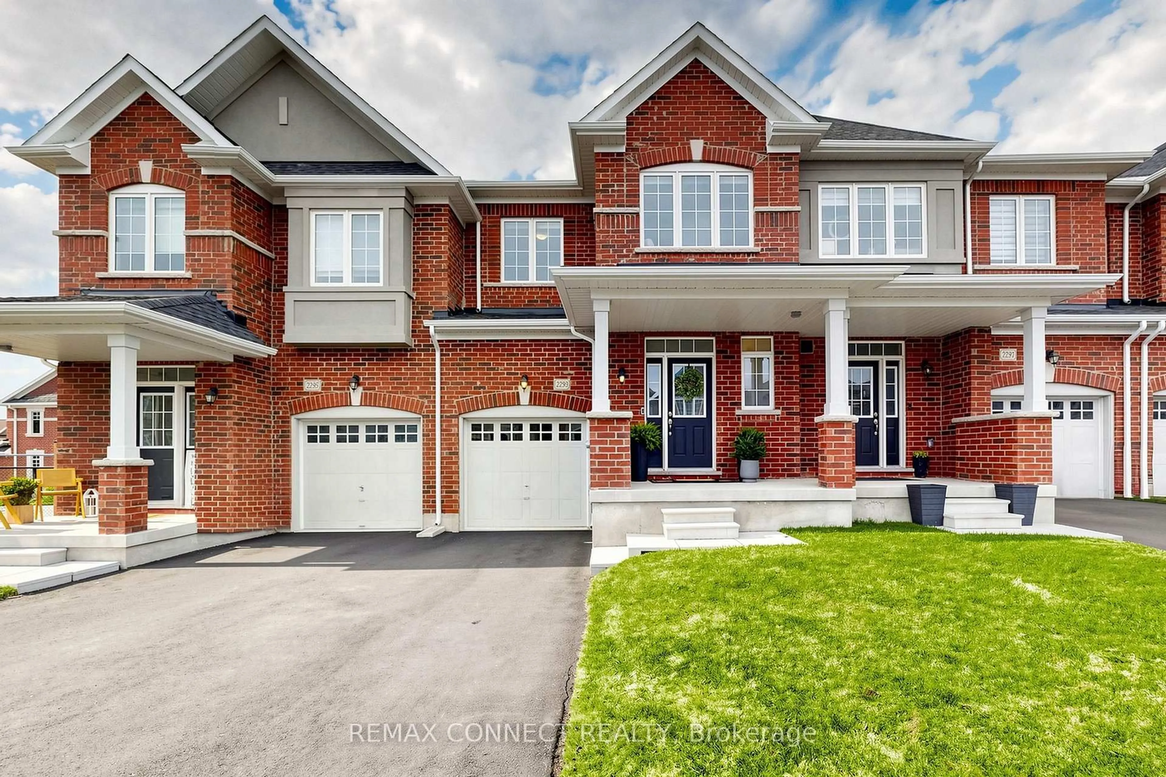 Home with brick exterior material, street for 2293 Grainger Loop, Innisfil Ontario L9S 0M9
