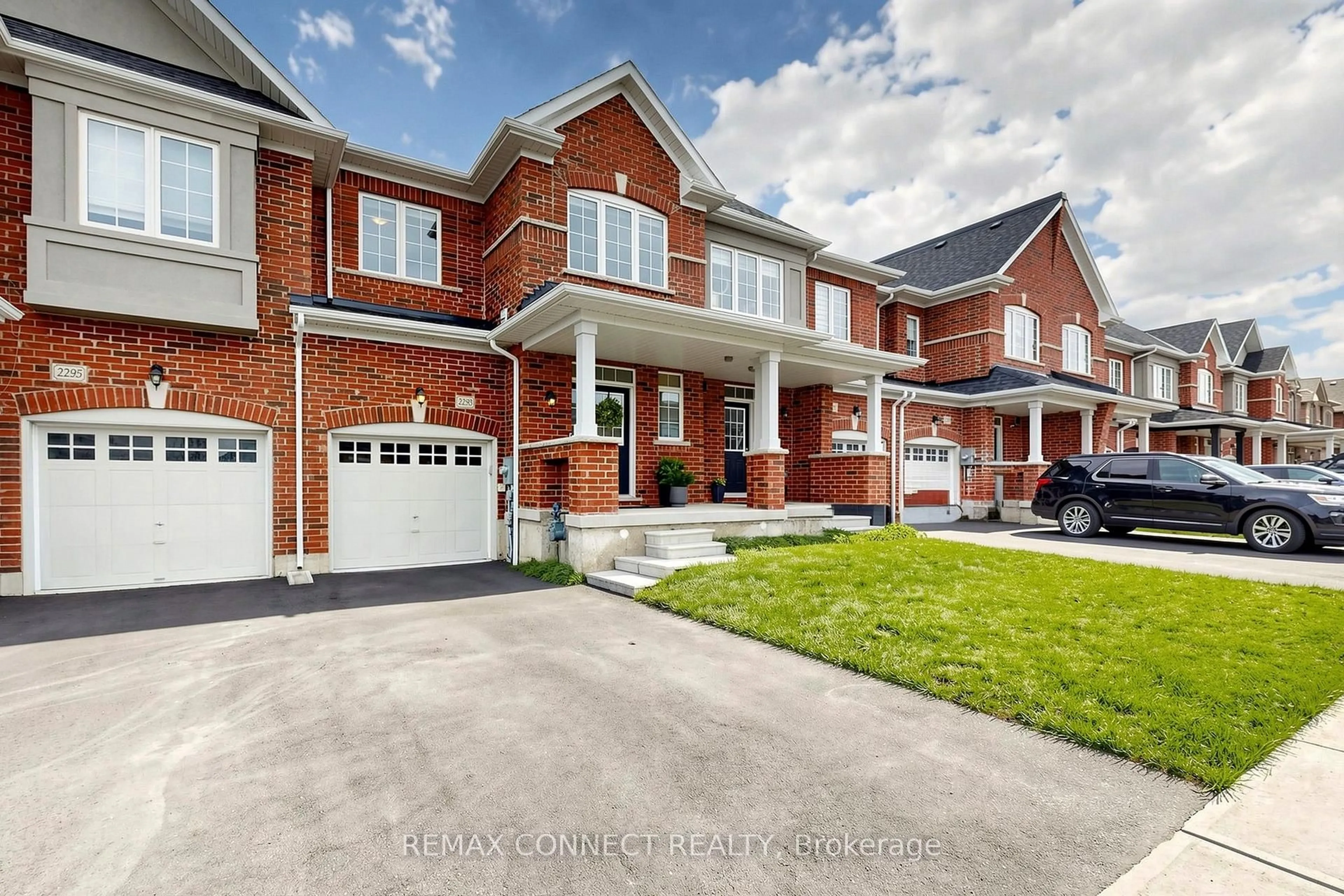 Home with brick exterior material, street for 2293 Grainger Loop, Innisfil Ontario L9S 0M9