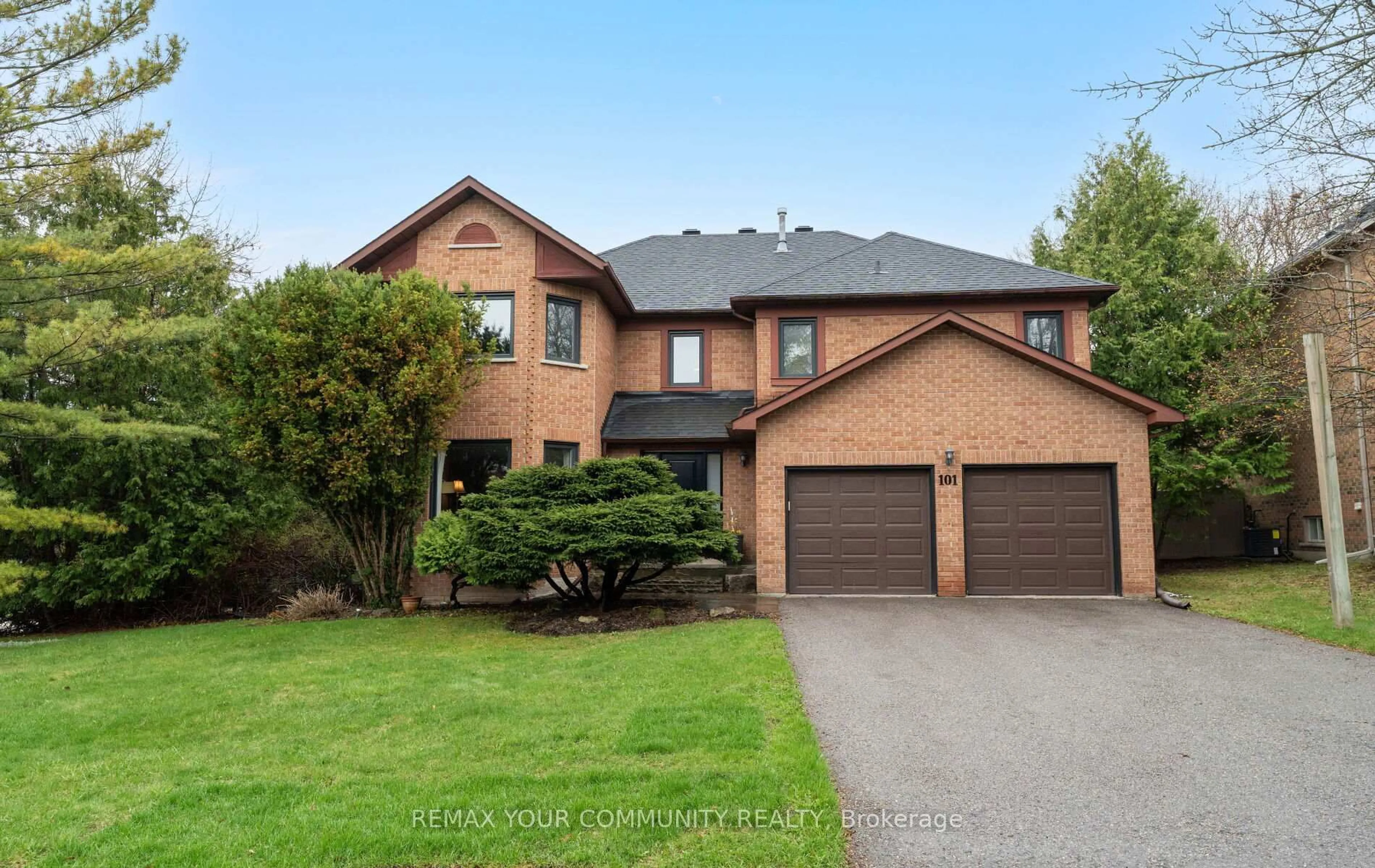 Home with brick exterior material, street for 101 Timberline Tr, Aurora Ontario L4G 6A1