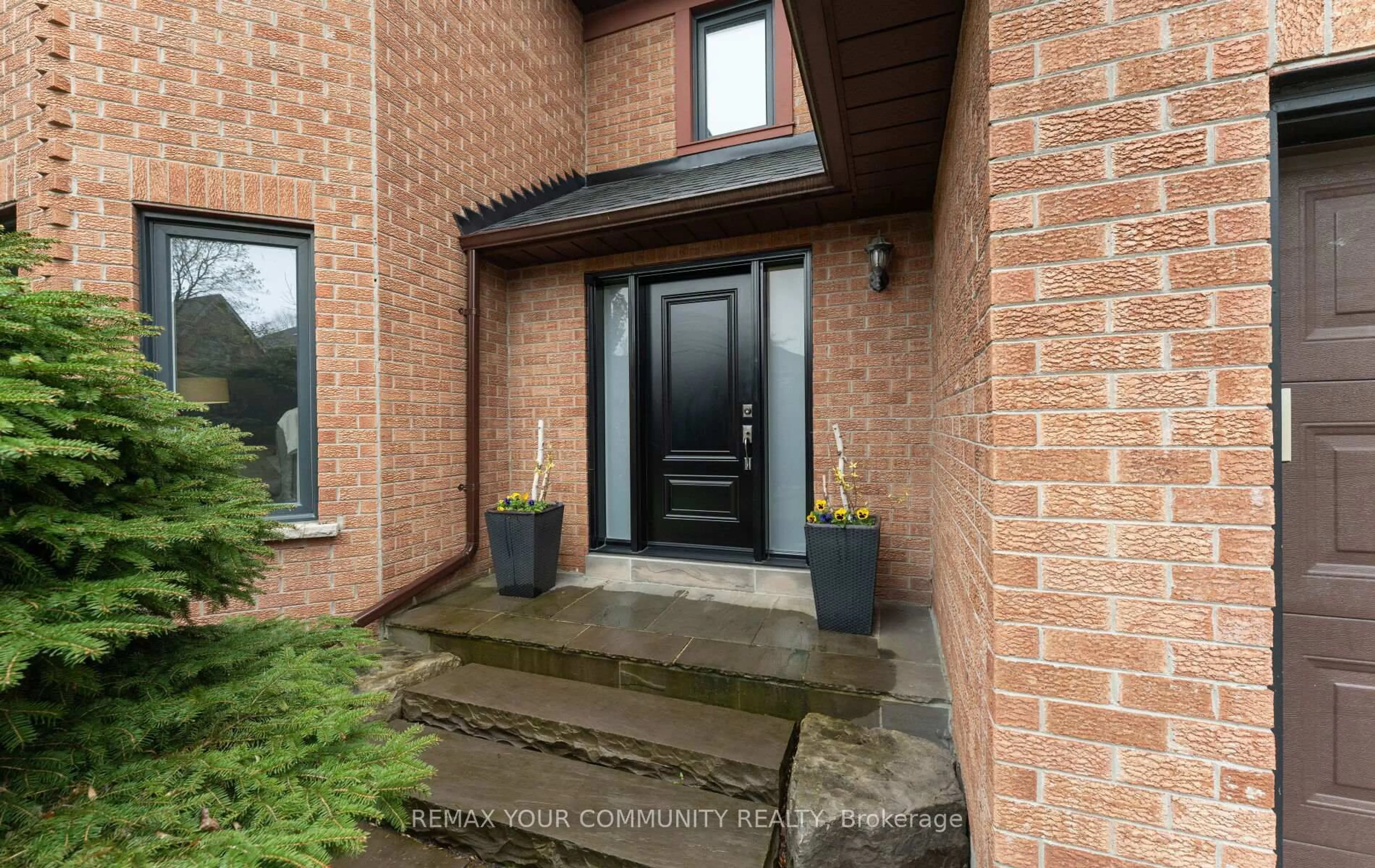 Unknown for 101 Timberline Tr, Aurora Ontario L4G 6A1