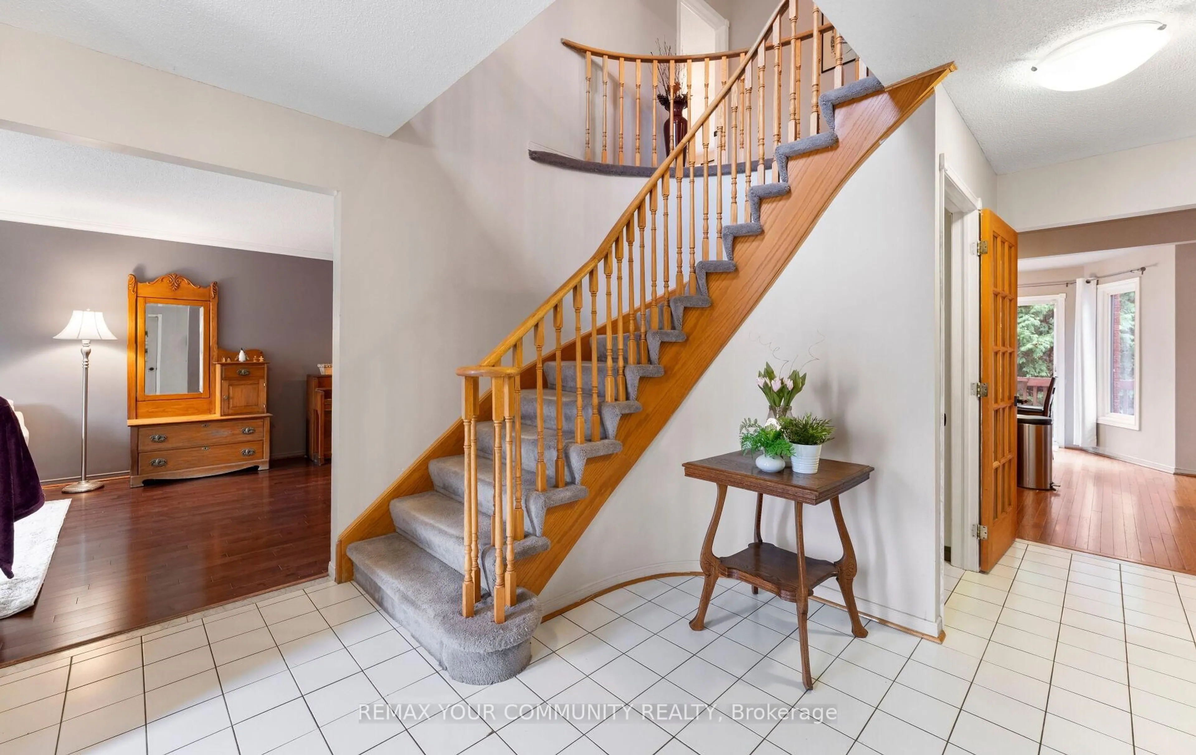 Unknown for 101 Timberline Tr, Aurora Ontario L4G 6A1