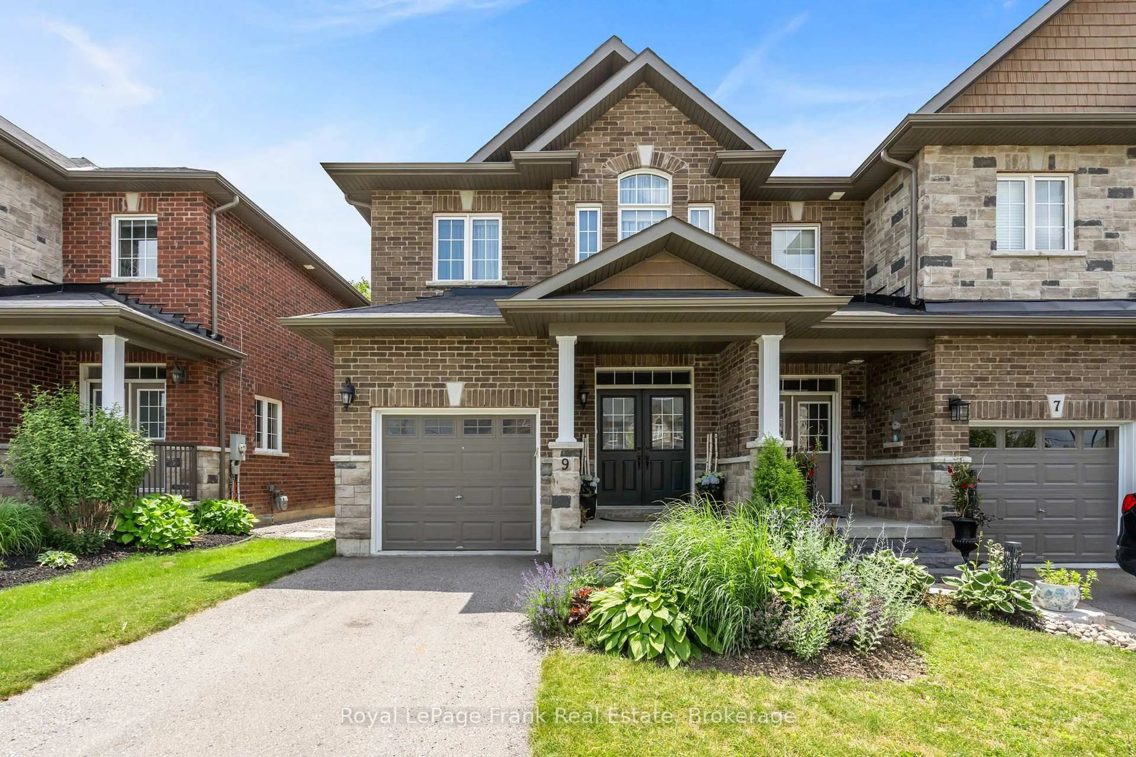 Home with brick exterior material, street for 9 Michael Cummings Crt, Uxbridge Ontario L9P 0E6