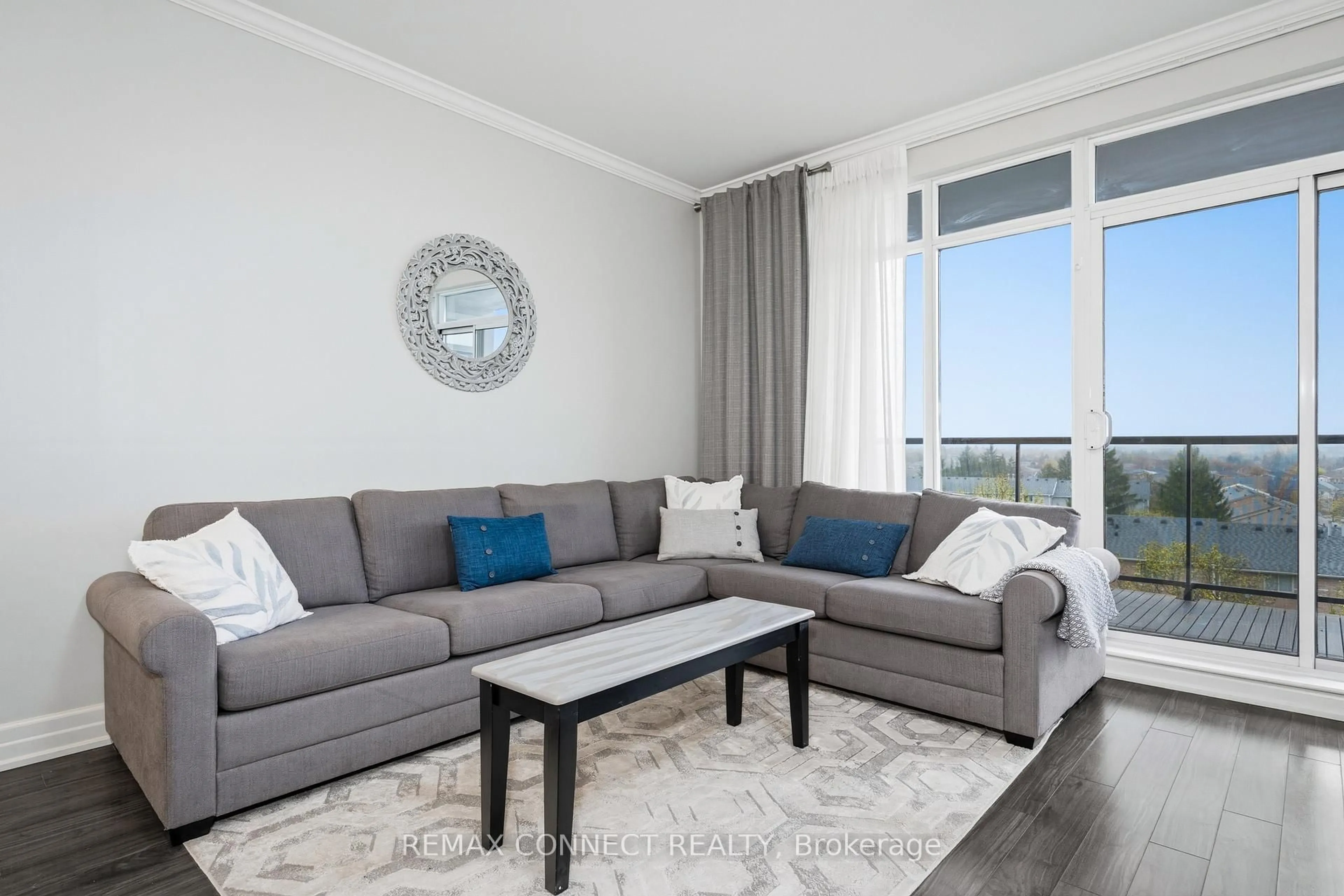 Living room with furniture, unknown for 11121 Yonge St #512, Richmond Hill Ontario L4C 0S7