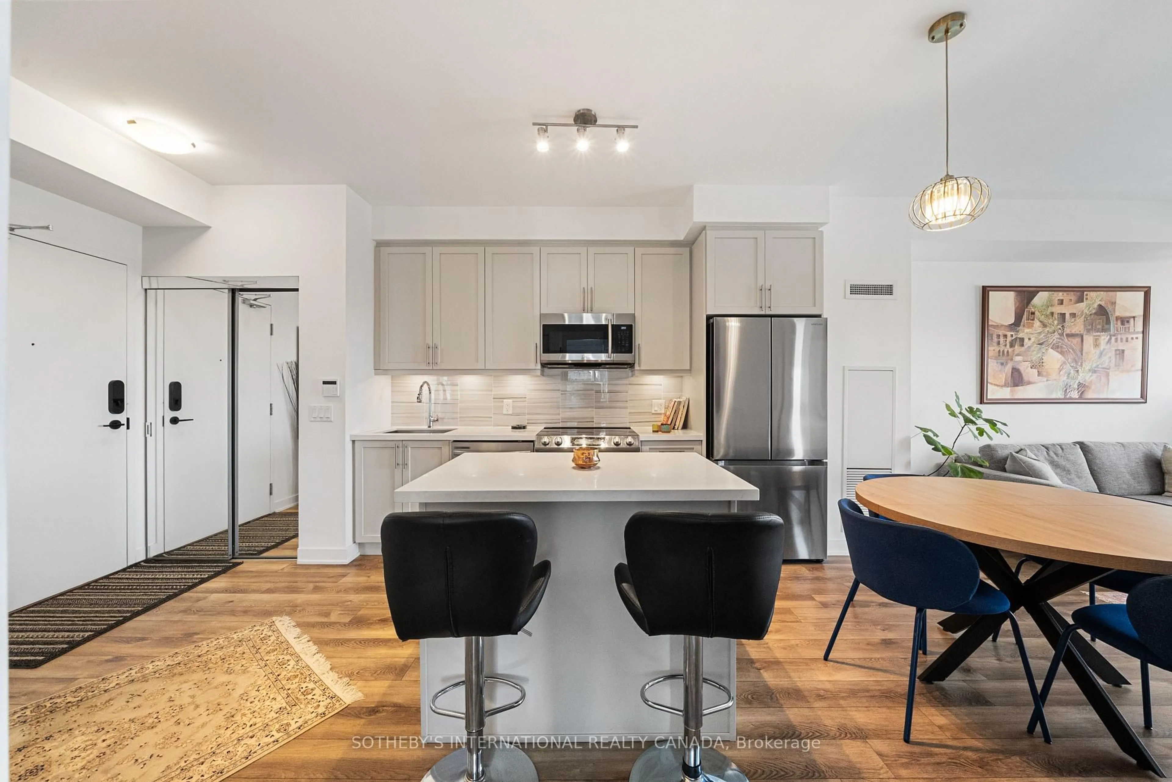 Open concept kitchen, unknown for 95 Oneida Cres #2003, Richmond Hill Ontario L4B 0H5