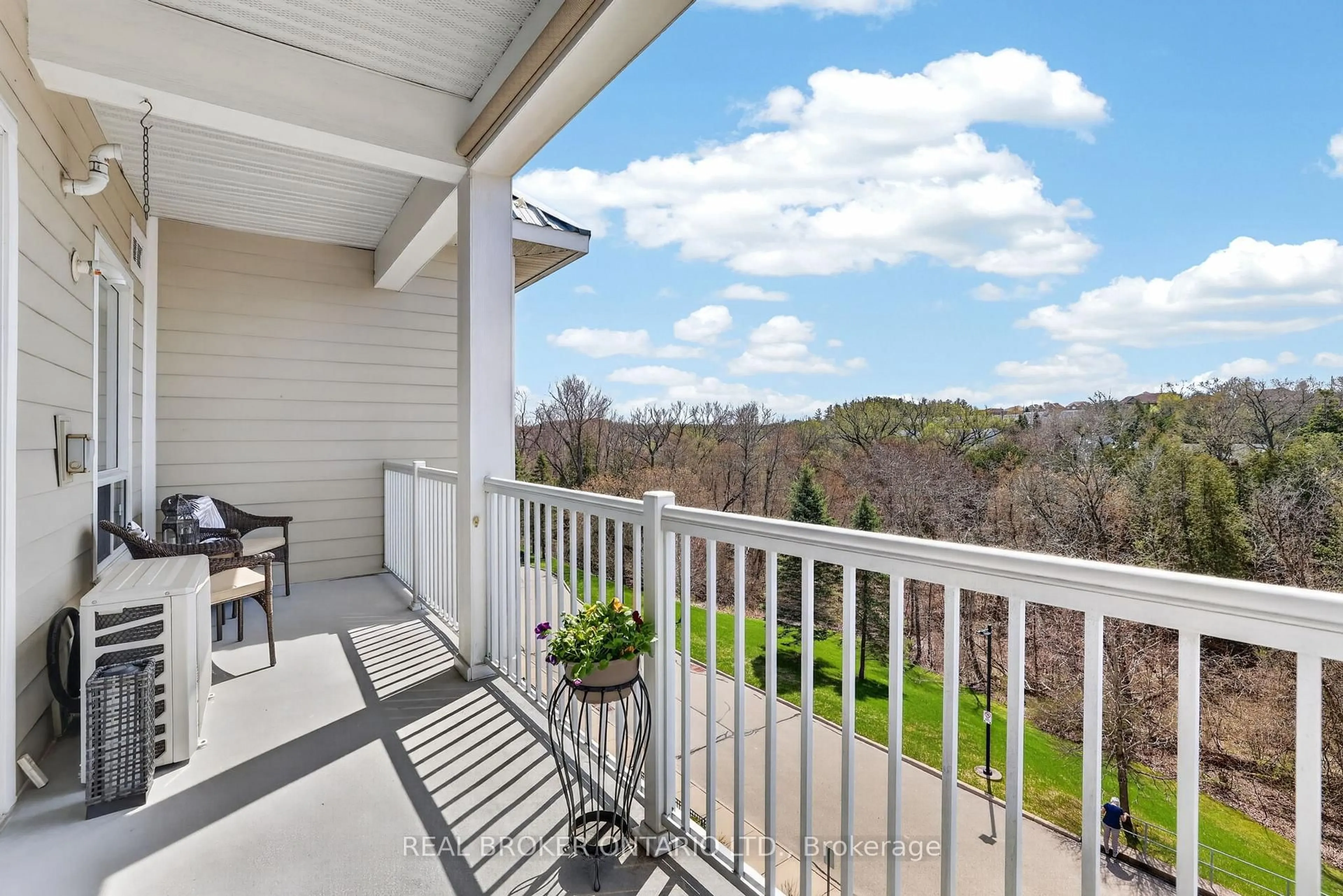 Patio, water/lake/river/ocean view for 900 Bogart Mill Tr #519, Newmarket Ontario L3Y 8V5