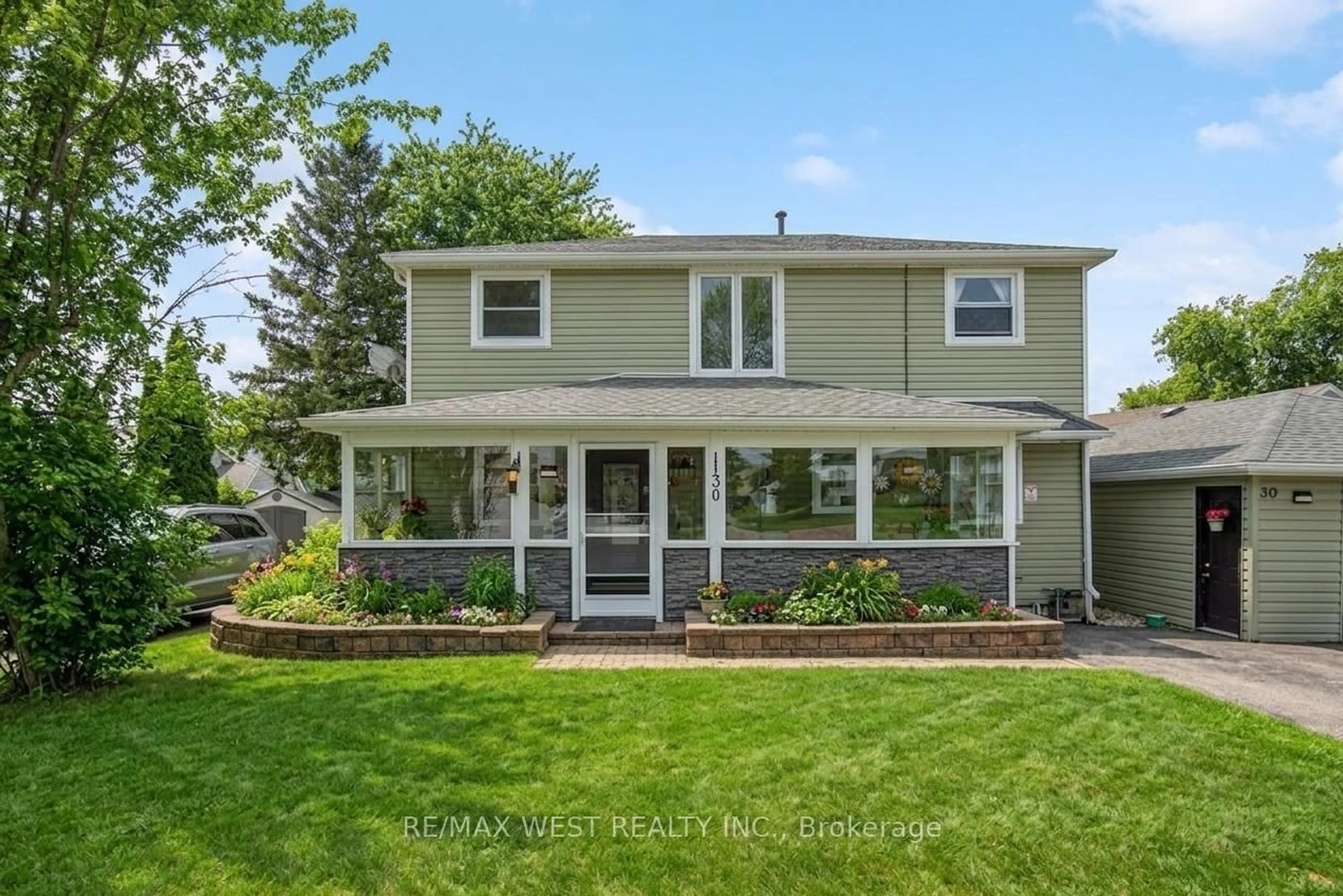 Home with vinyl exterior material, street for 30 Quiet Heights Lane, Georgina Ontario L4P 3C8