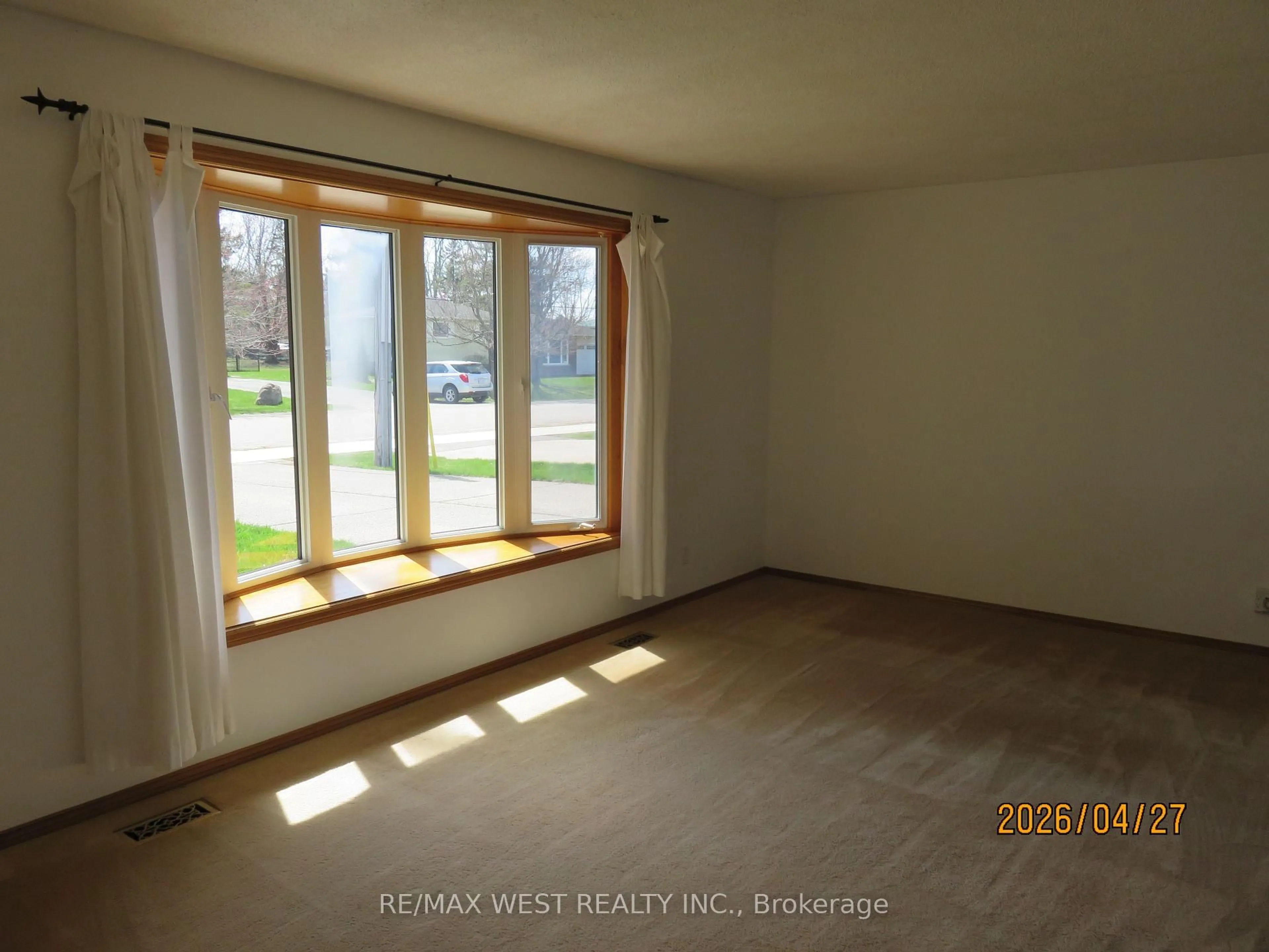 A pic of a room for 346 Lakeland Cres, Brock Ontario L0K 1A0