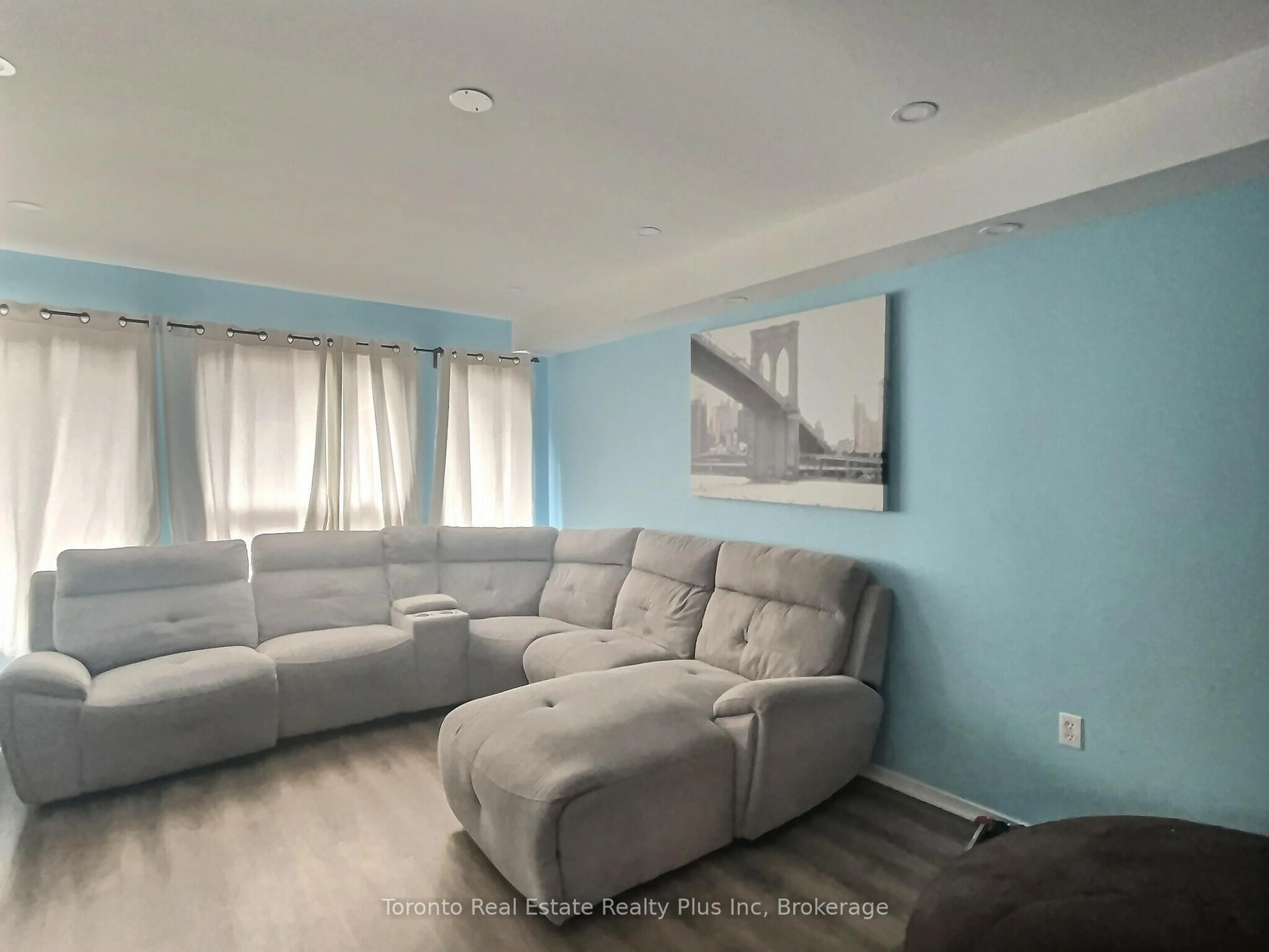 Living room with furniture, unknown for 18 Preston Ave, New Tecumseth Ontario L9R 1Y6