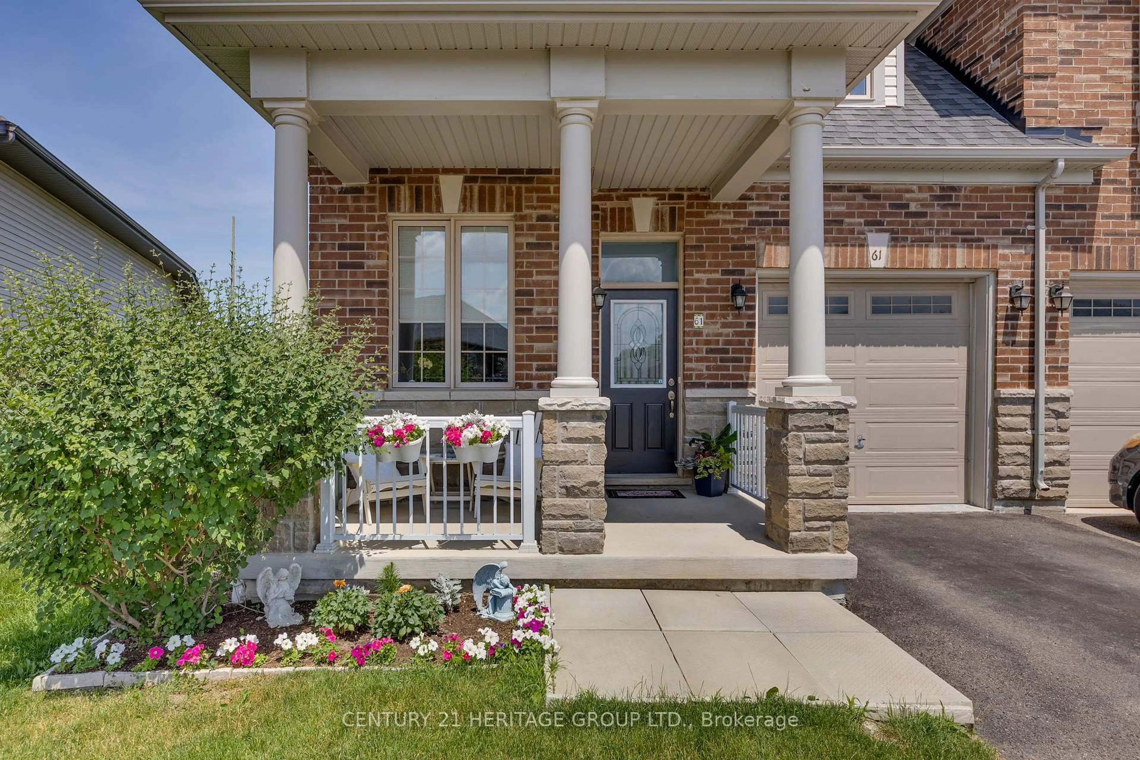 Home with brick exterior material, street for 61 Kingsmere Cres, New Tecumseth Ontario L9R 0K6