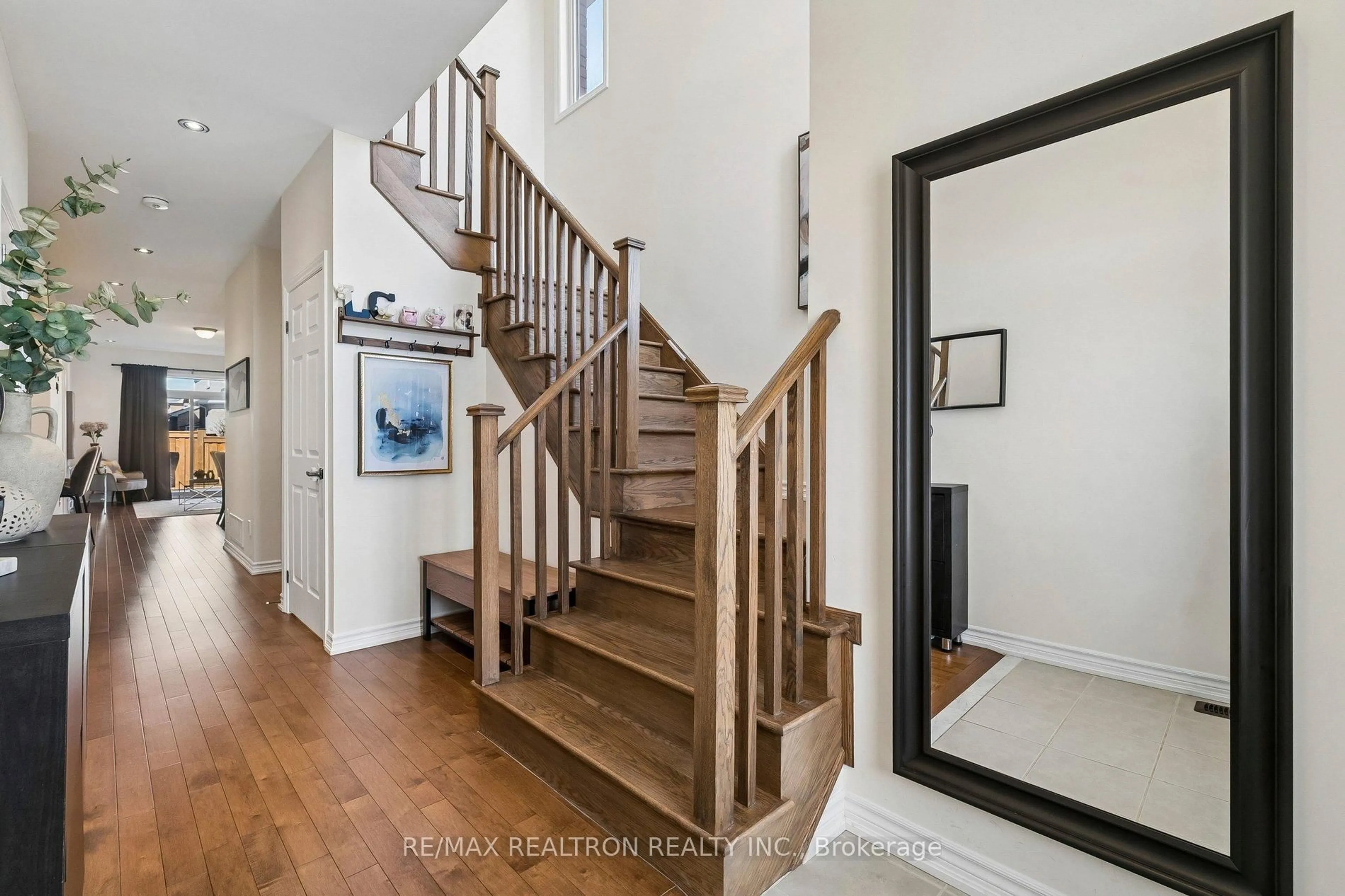 Unknown for 494 Rita's Ave, Newmarket Ontario L3X 2E8