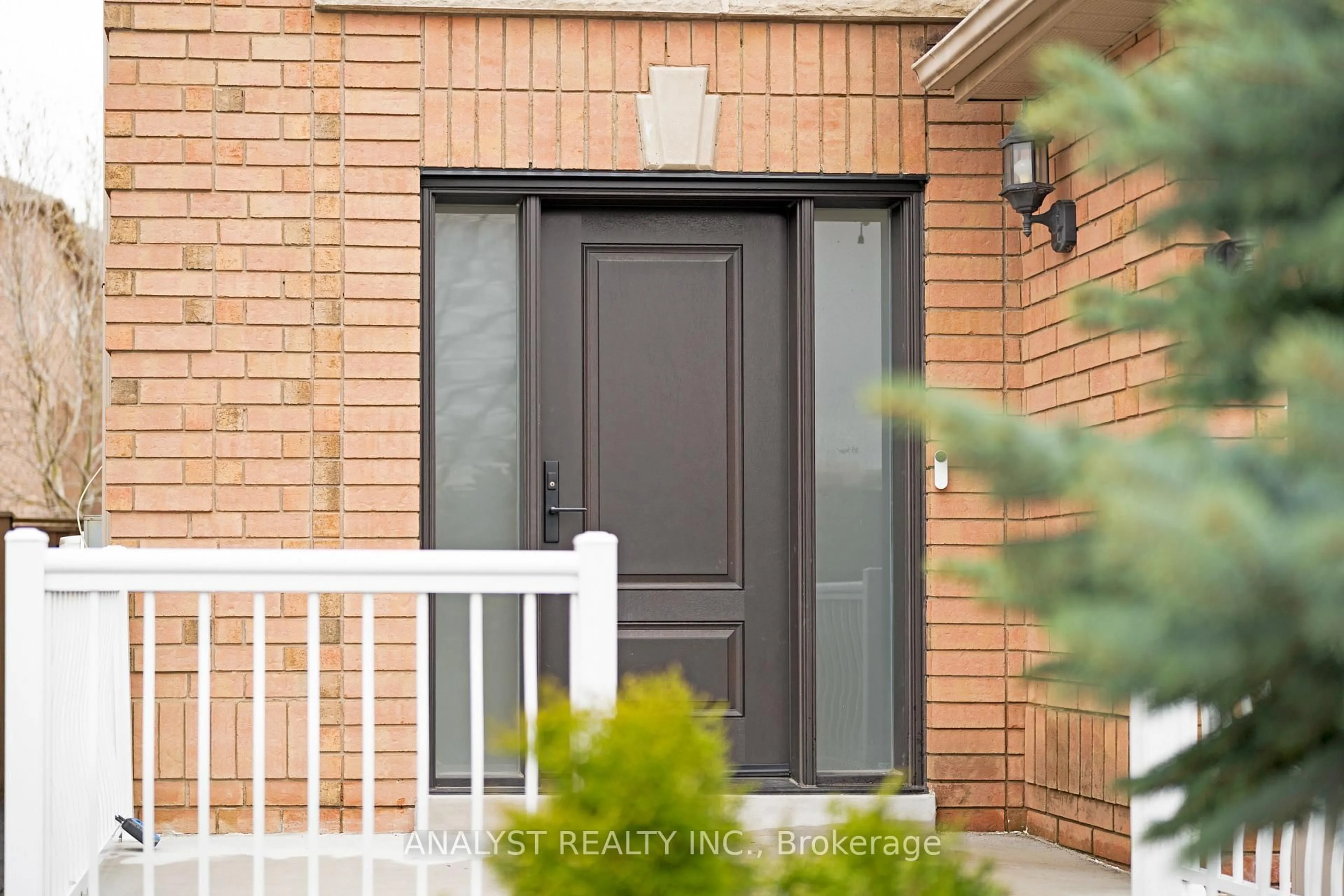 Indoor entryway for 182 Buena Vista Dr, Vaughan Ontario L4H 1T7