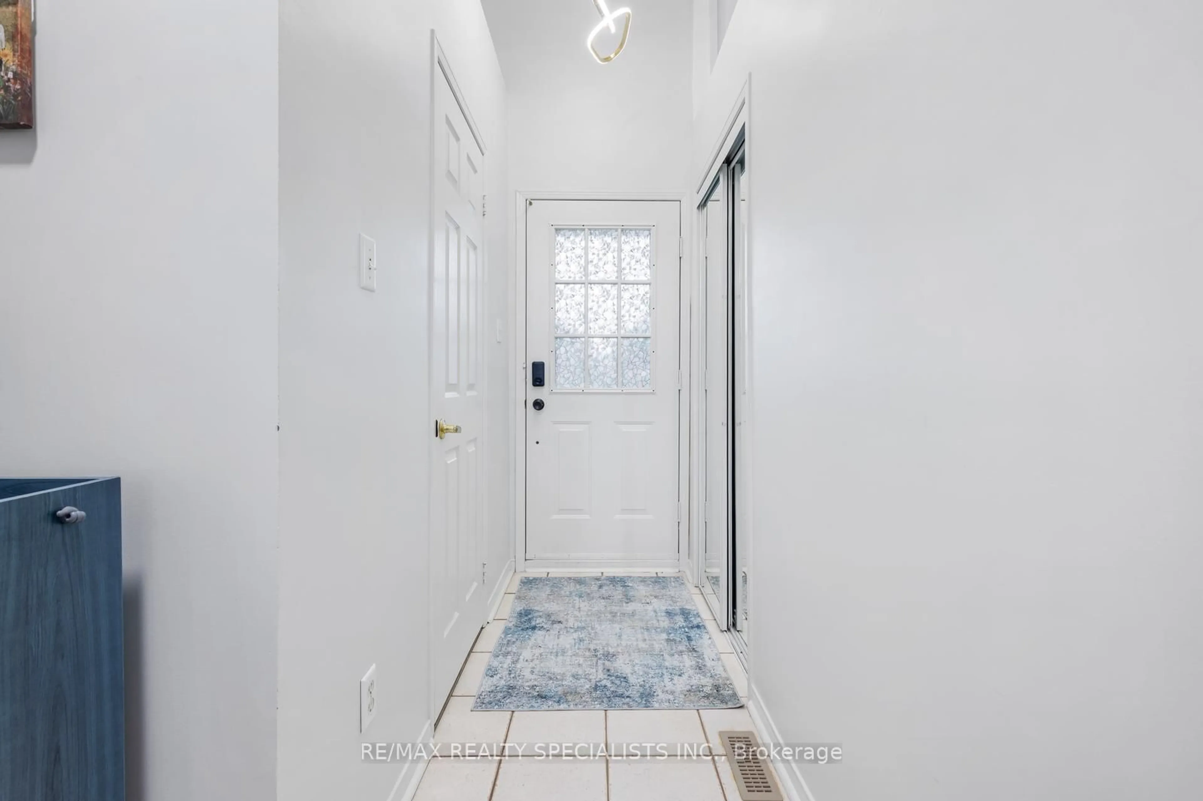 Indoor entryway for 88 Michelle Dr, Vaughan Ontario L4L 9B9