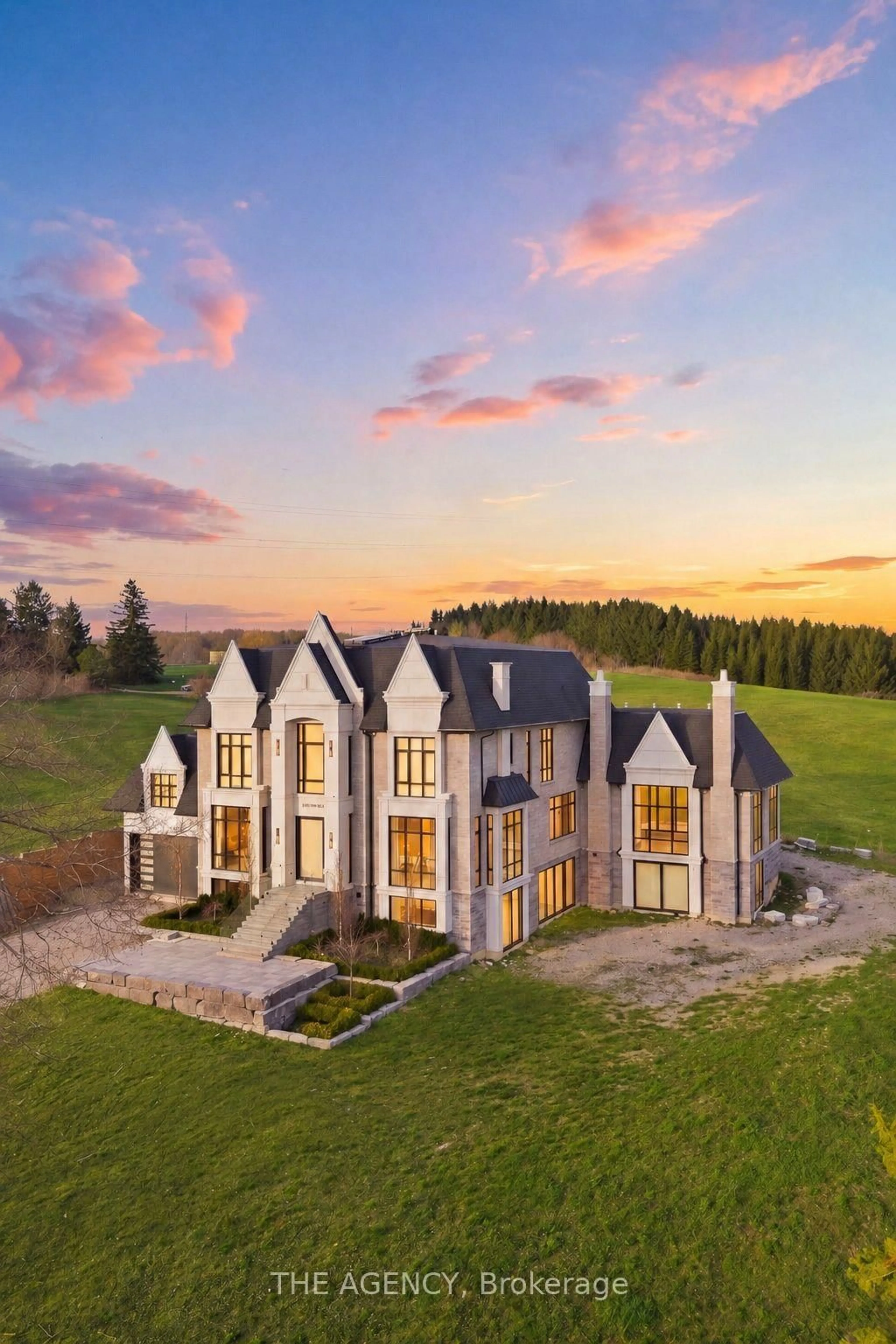 A pic from outside/outdoor area/front of a property/back of a property/a pic from drone, building for 12975 Mill Rd, King Ontario L7B 1K4
