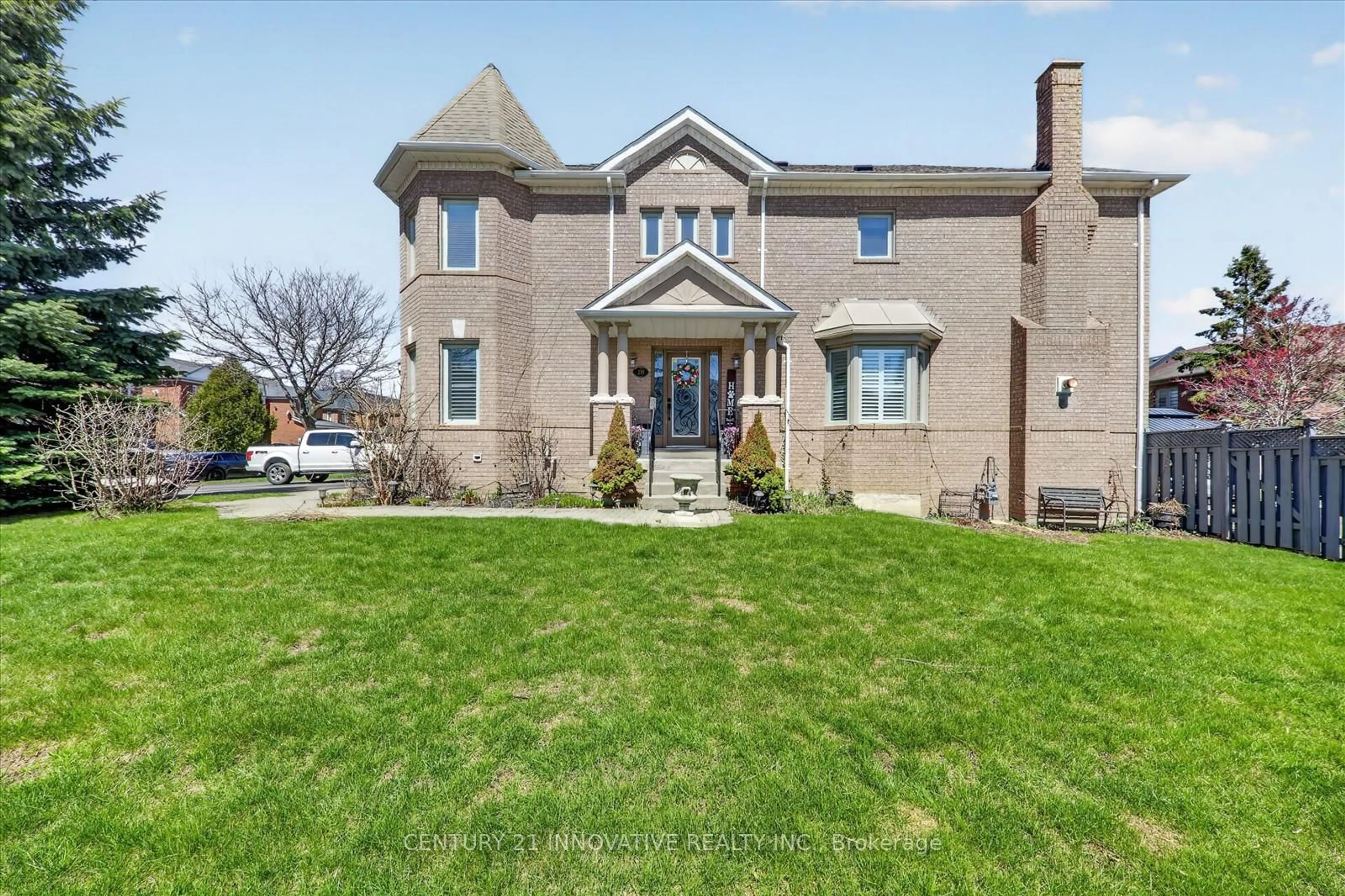 Home with brick exterior material, street for 255 Denise Circ, Newmarket Ontario L3X 2K1