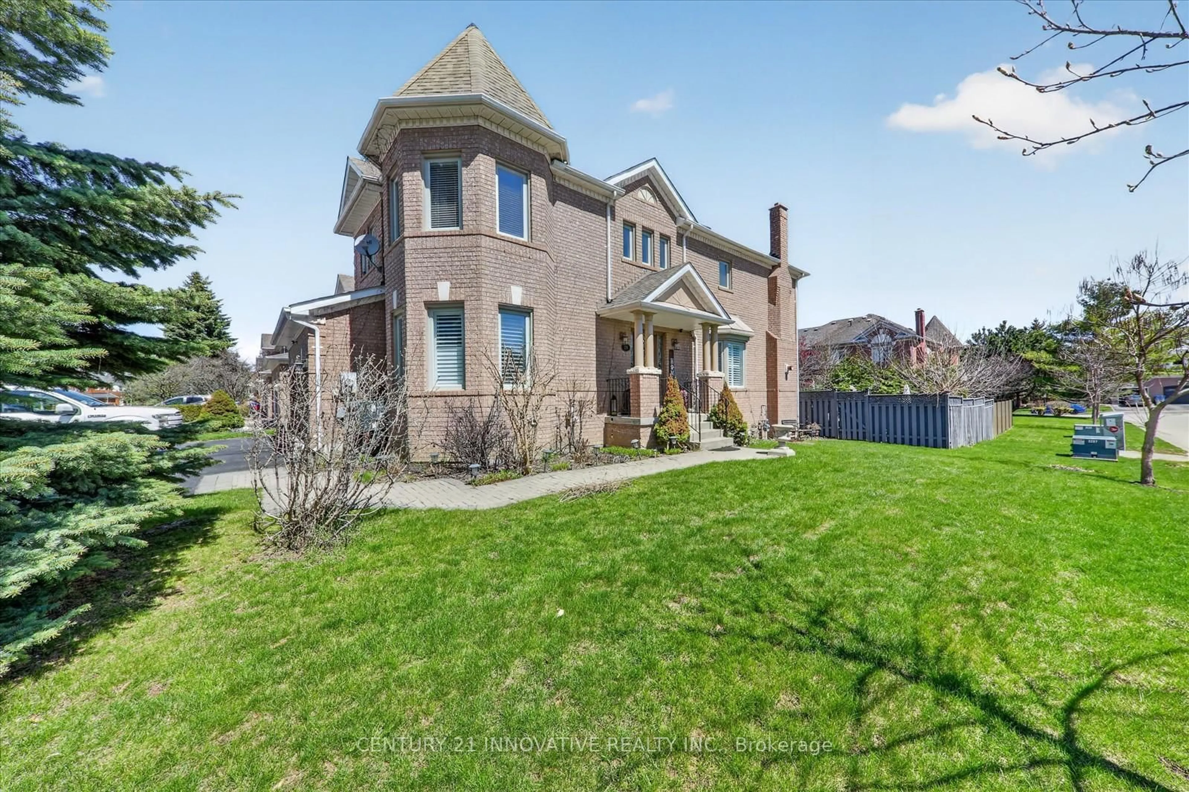 Home with brick exterior material, street for 255 Denise Circ, Newmarket Ontario L3X 2K1