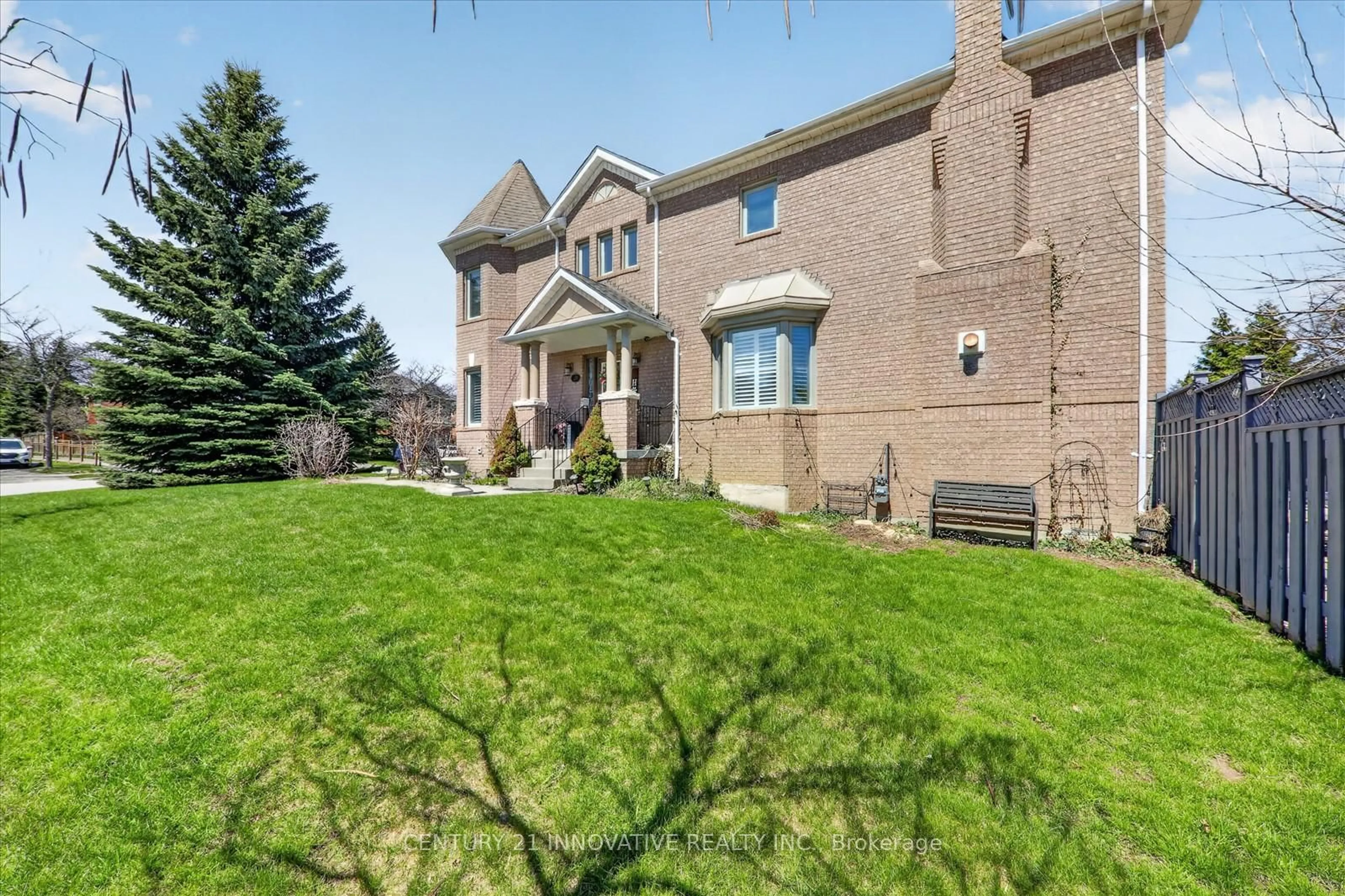 Unknown for 255 Denise Circ, Newmarket Ontario L3X 2K1