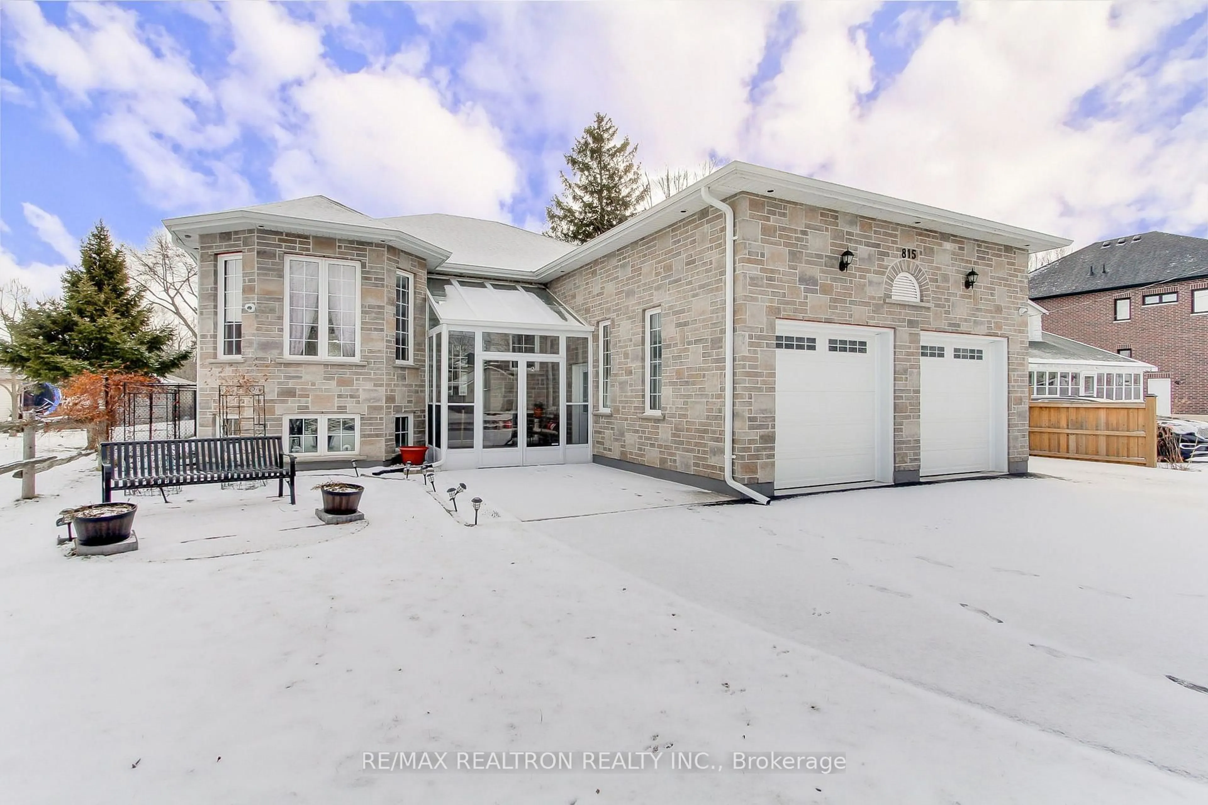 A pic from outside/outdoor area/front of a property/back of a property/a pic from drone, unknown for 815 Churchill Lane, Georgina Ontario L0E 1S0