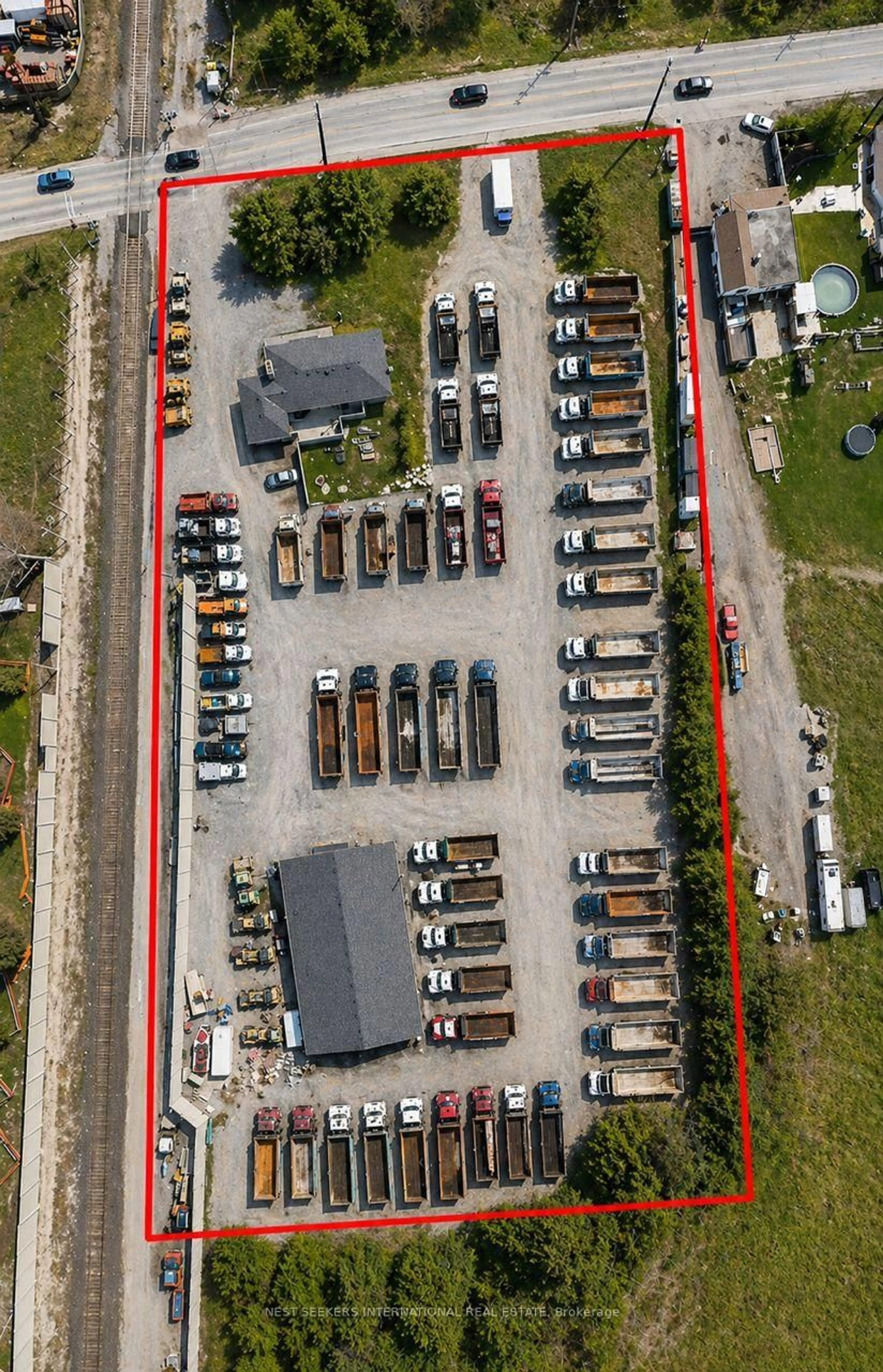 A pic from outside/outdoor area/front of a property/back of a property/a pic from drone, street for 2330 King Vaughan Rd, Vaughan Ontario L6A 2A9