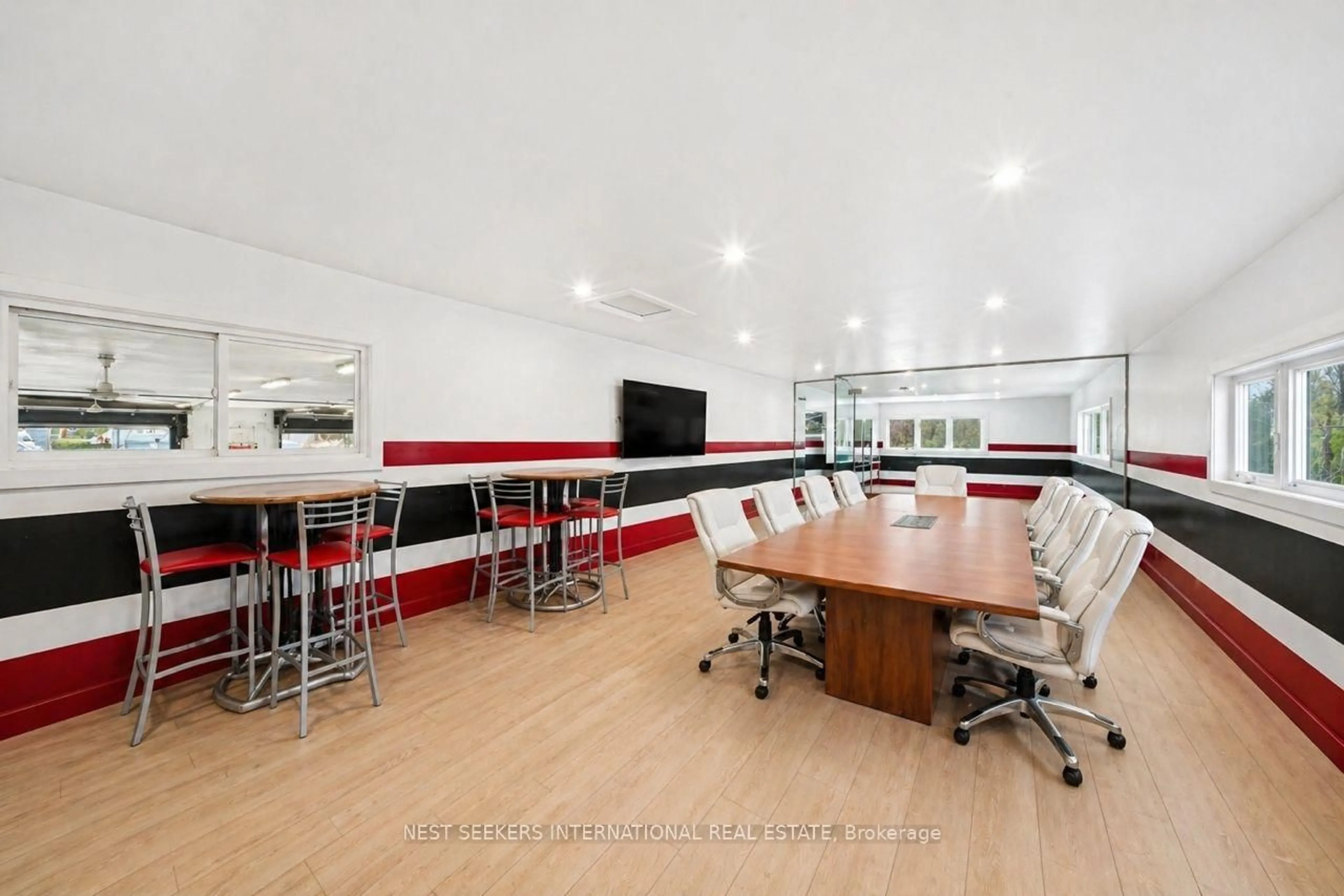 A pic of a room for 2330 King Vaughan Rd, Vaughan Ontario L6A 2A9