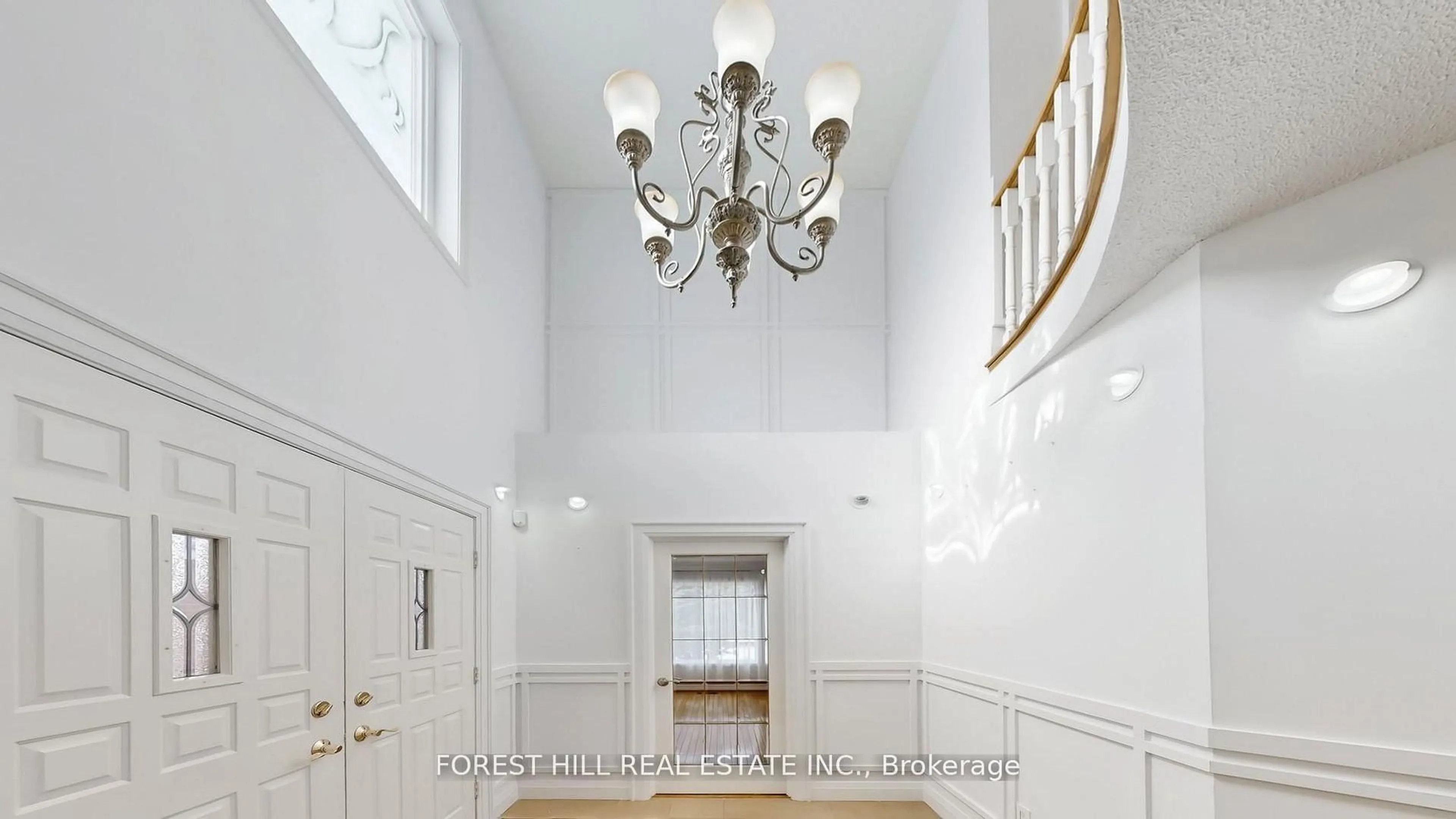 Indoor foyer for 47 Edenbridge Dr, Vaughan Ontario L4J 7V1