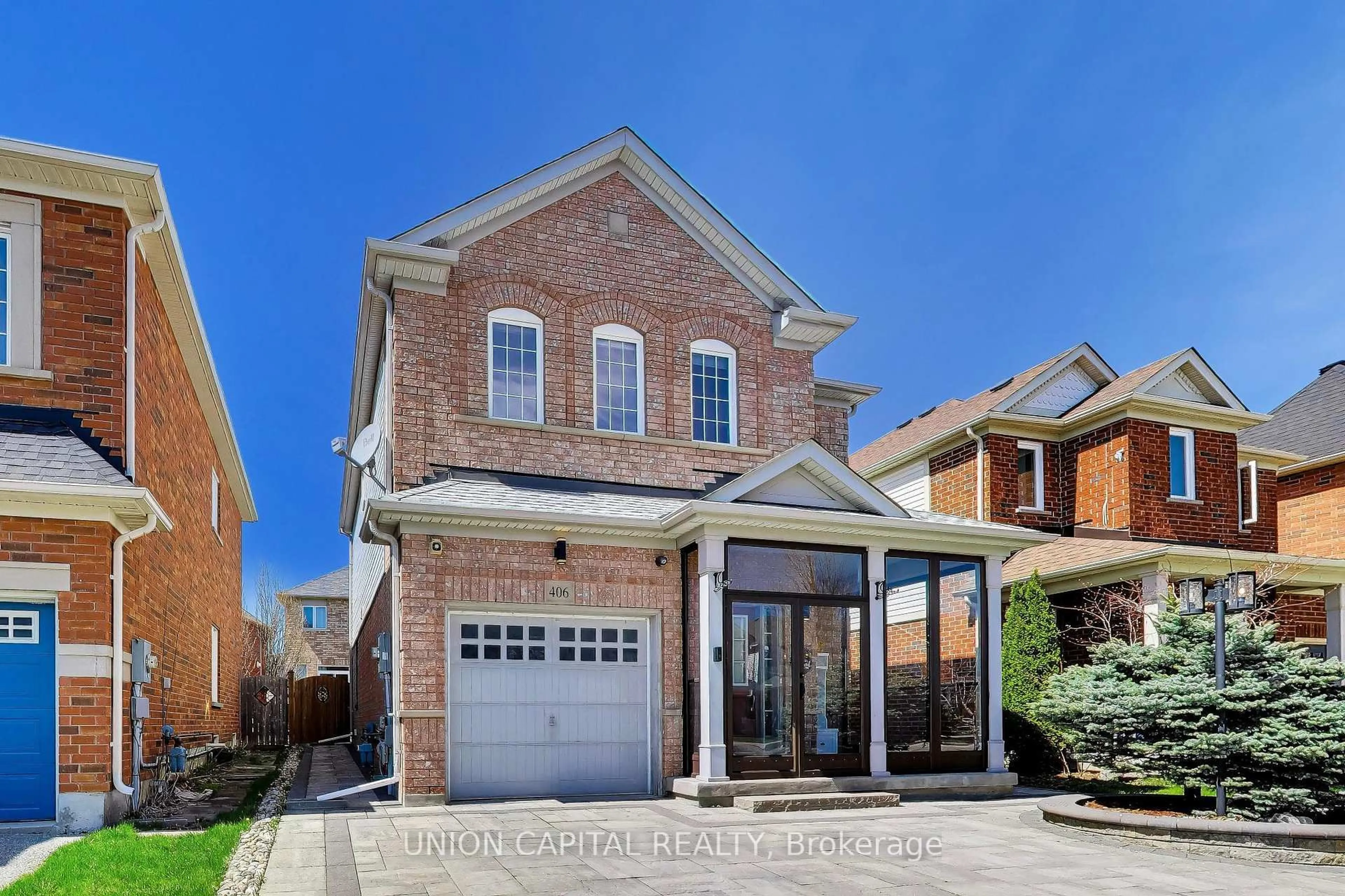 Home with brick exterior material, street for 406 Reeves Way Blvd, Whitchurch-Stouffville Ontario L4A 0H3