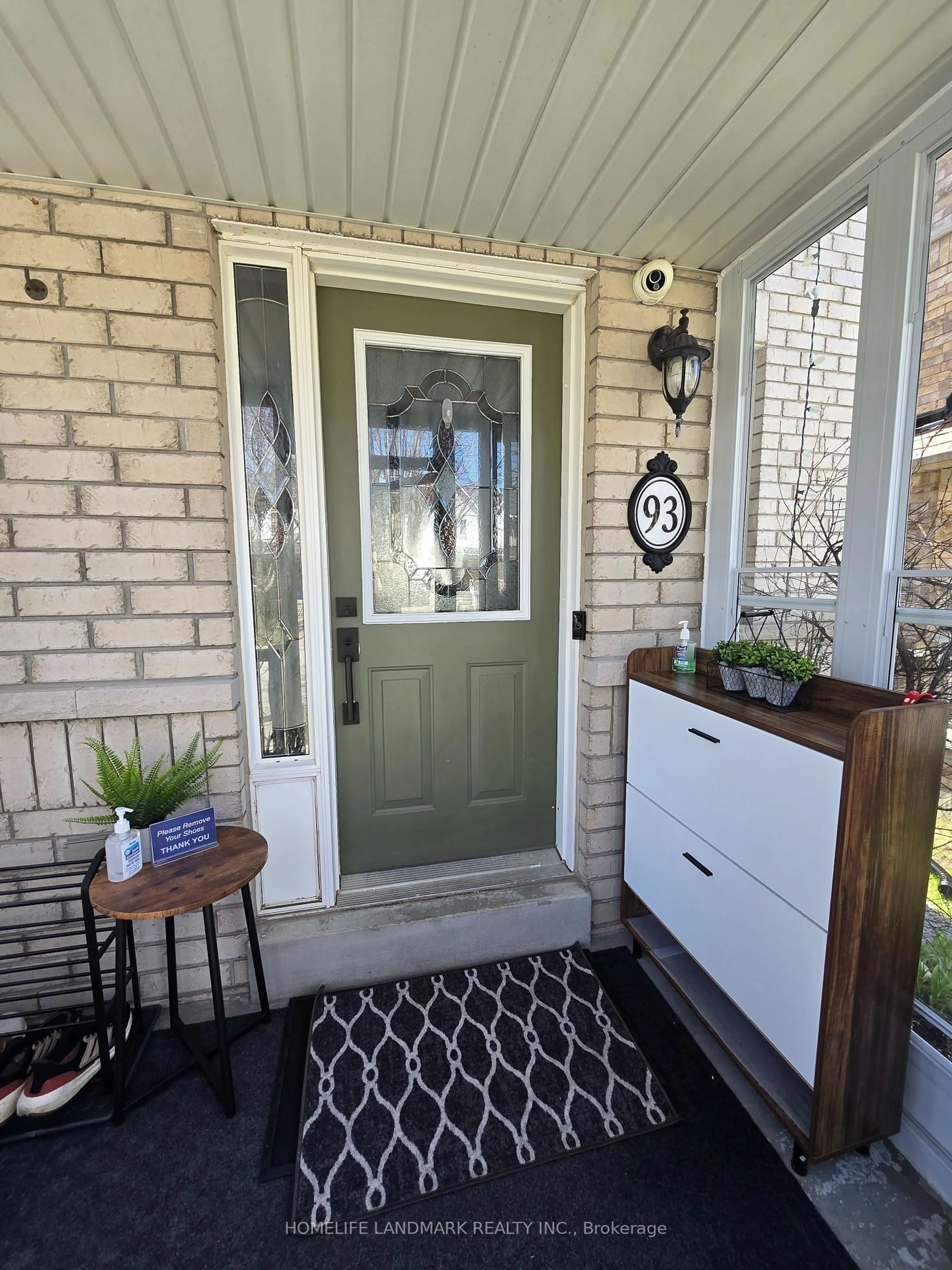 Indoor entryway for 93 Park Place Dr, Markham Ontario L6E 1Z7