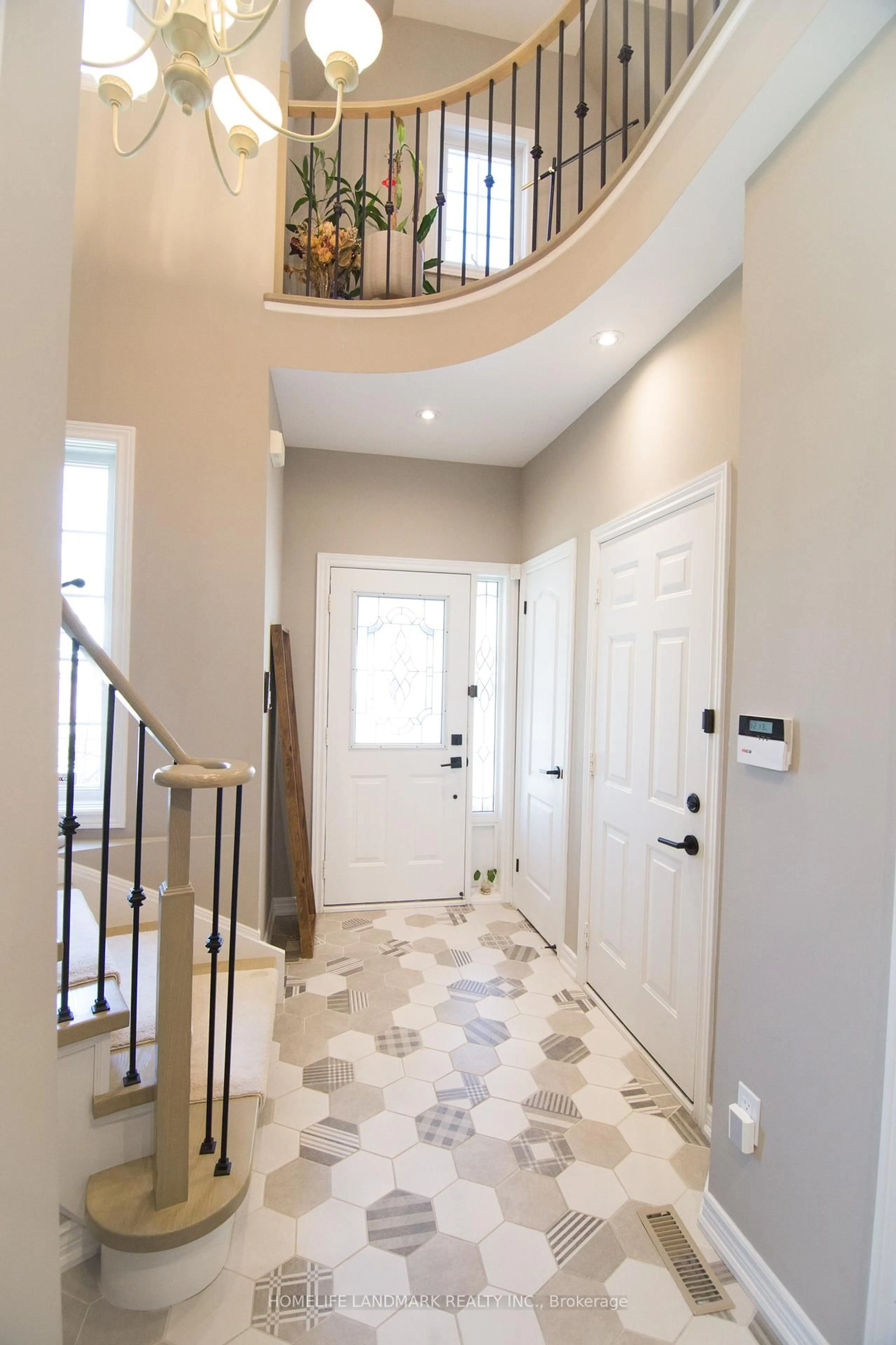 Indoor entryway for 93 Park Place Dr, Markham Ontario L6E 1Z7