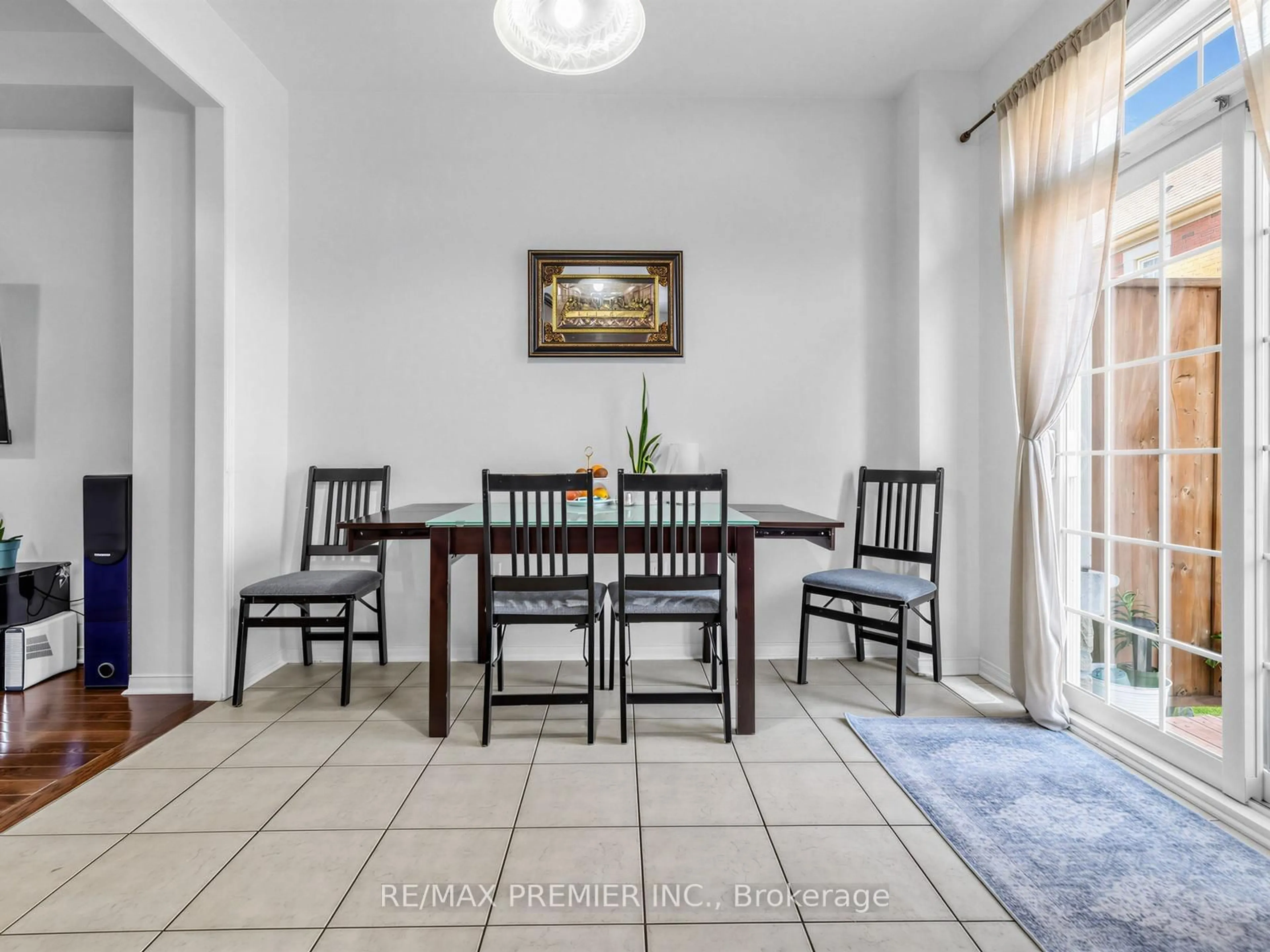 Dining room, unknown for 47 Spruce Pine Cres, Vaughan Ontario L6A 4T3