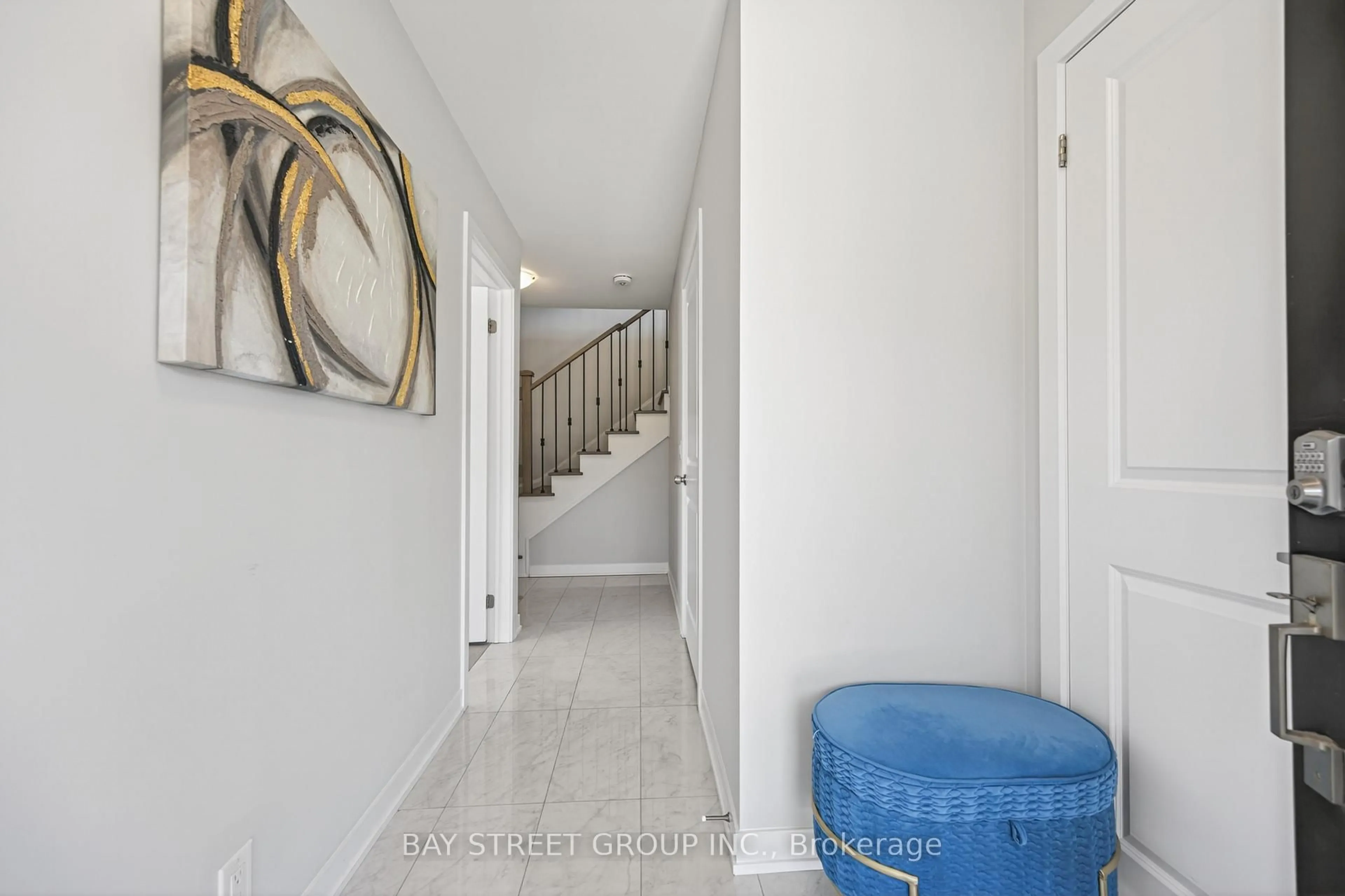 Indoor entryway for 1 WILLIAM SHEARN Cres, Markham Ontario L6C 3J3