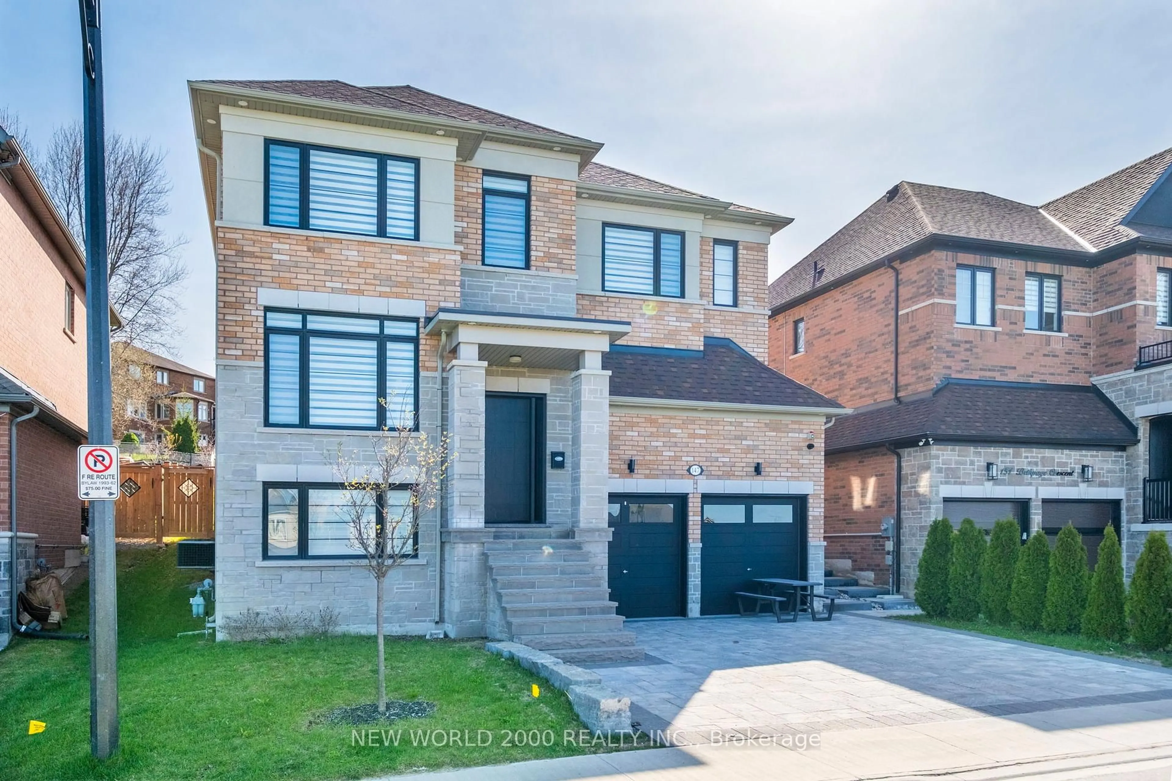Home with brick exterior material, street for 147 Bethpage Cres, Newmarket Ontario L3X 0M2