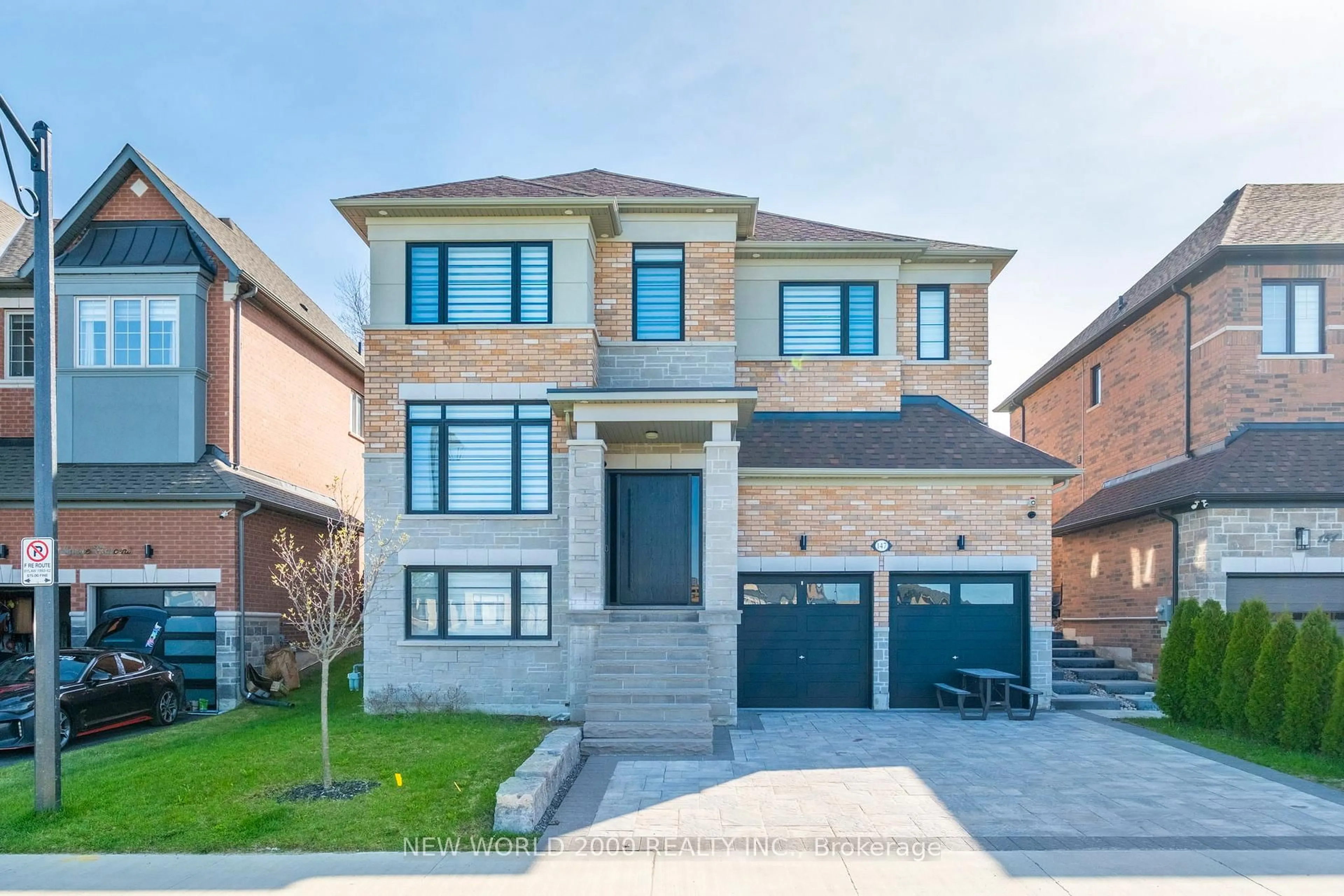 Home with brick exterior material, street for 147 Bethpage Cres, Newmarket Ontario L3X 0M2