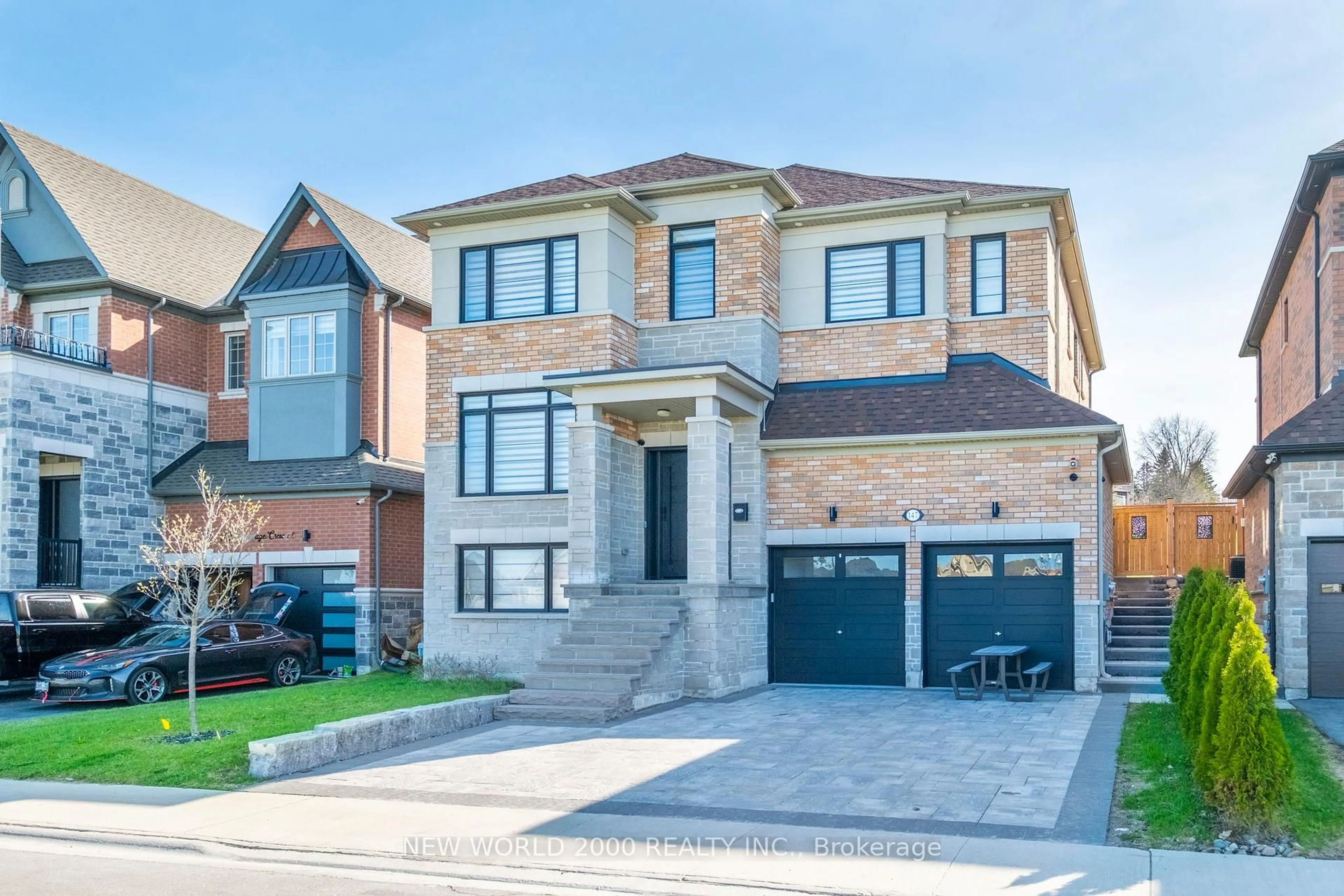 Home with brick exterior material, street for 147 Bethpage Cres, Newmarket Ontario L3X 0M2