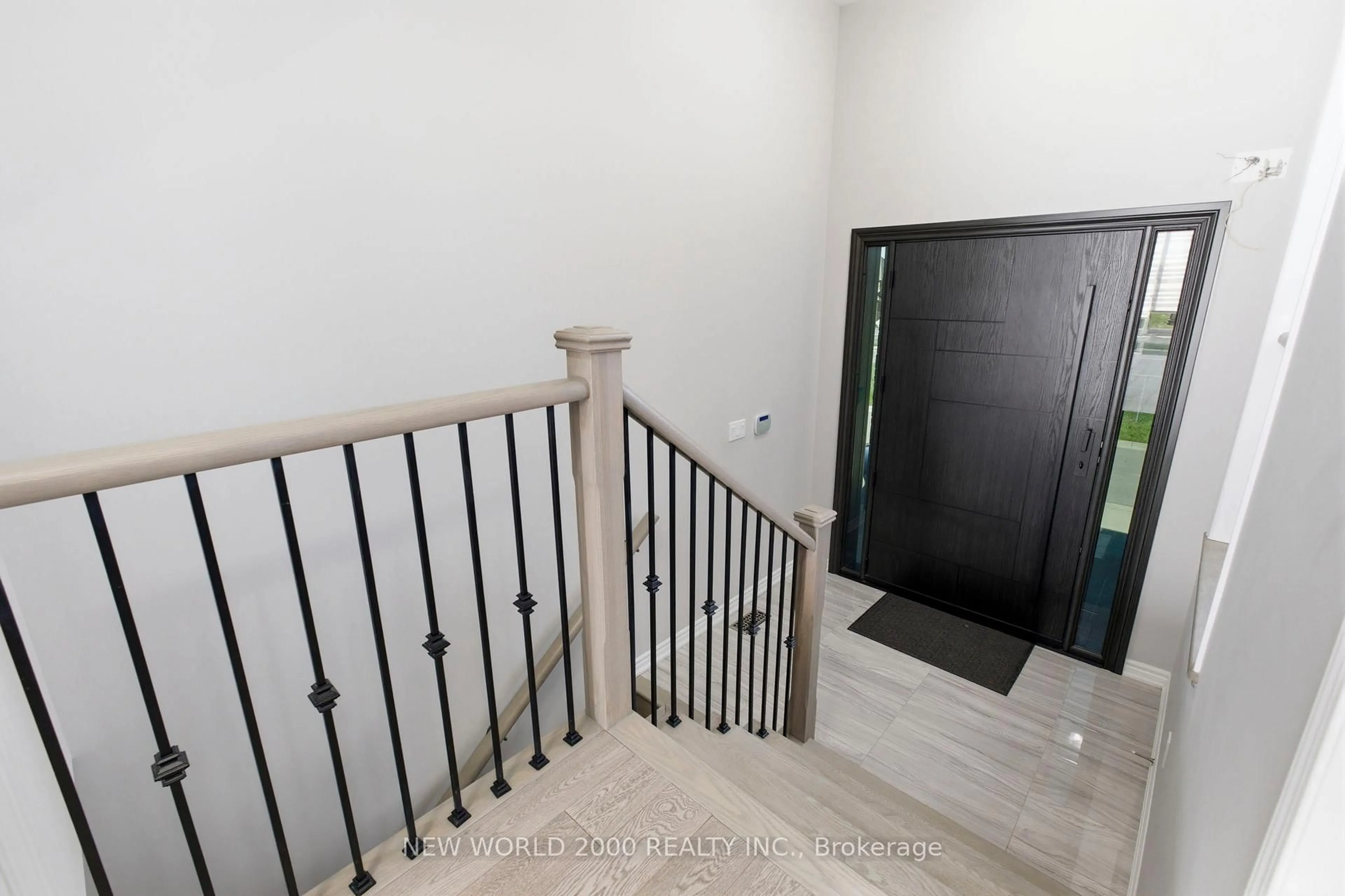 Stairs for 147 Bethpage Cres, Newmarket Ontario L3X 0M2